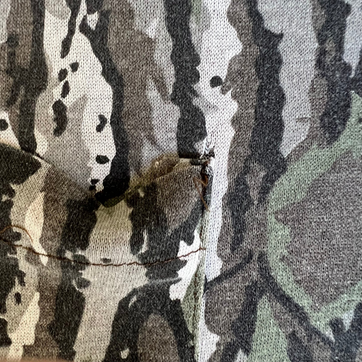 Vintage 80s Men's America's Finest Realtree Camouflage Pocket T-Shirt - Large 19x27"