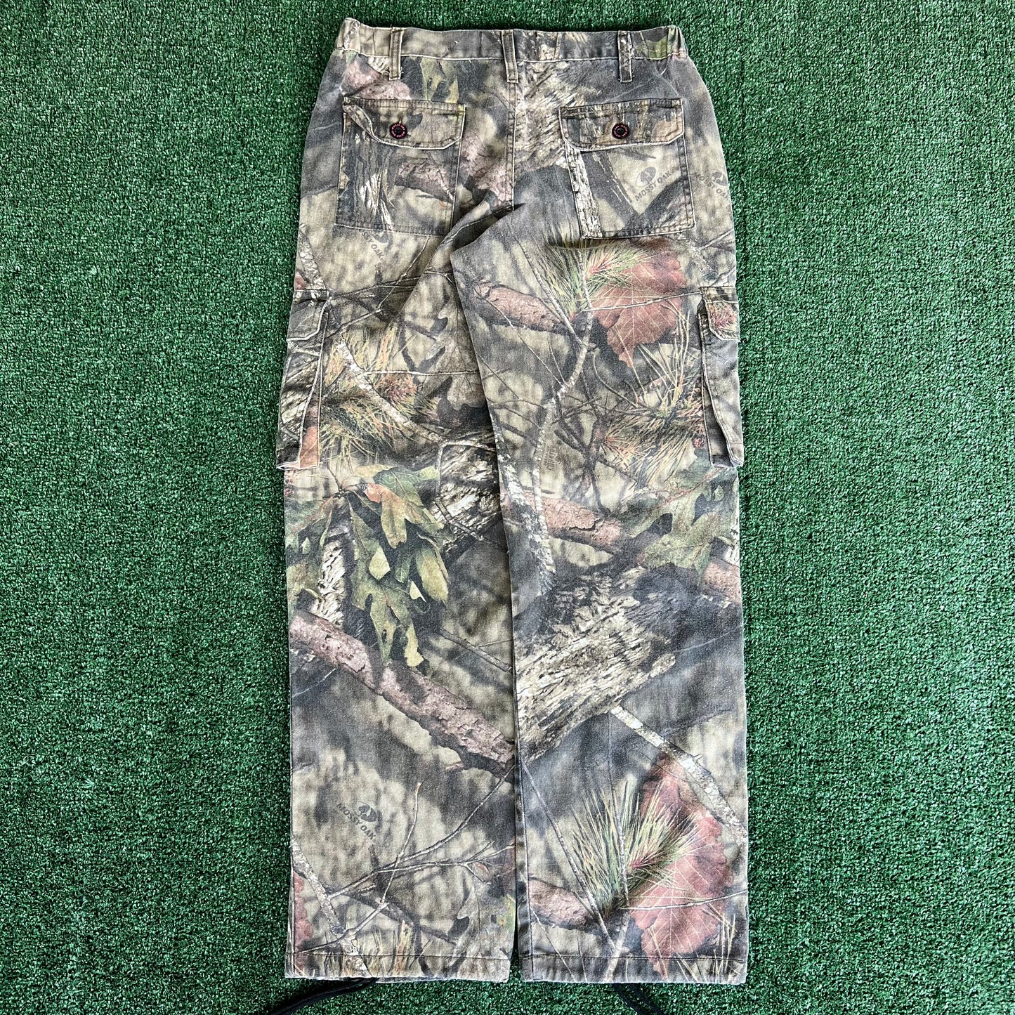Women's Y2K Mossy Oak Camouflage Cargo Pants - 31x30.25" Small