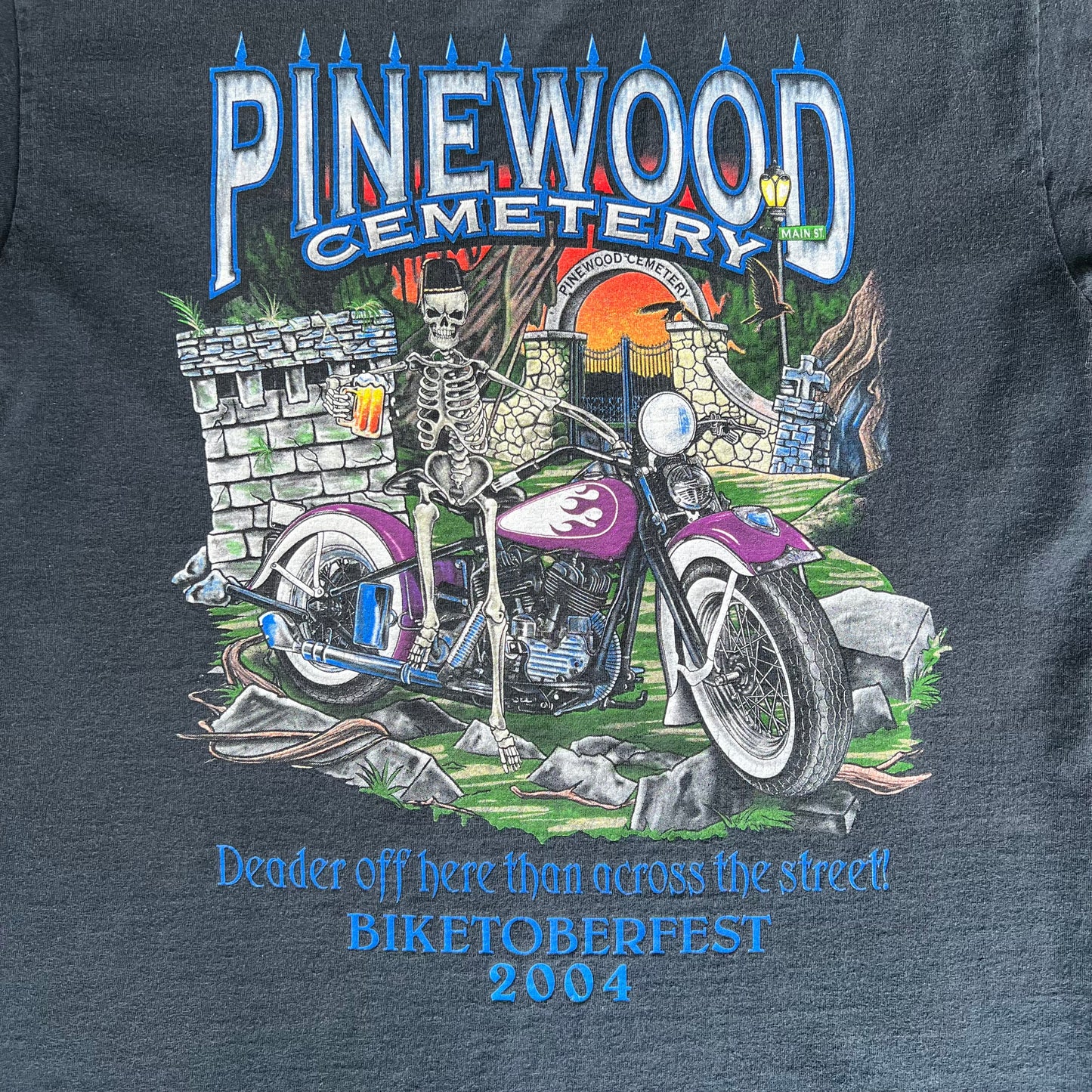 2004 Pinewood Cemetary Biktoberfest Daytona Beach Faded Black T-Shirt - Medium