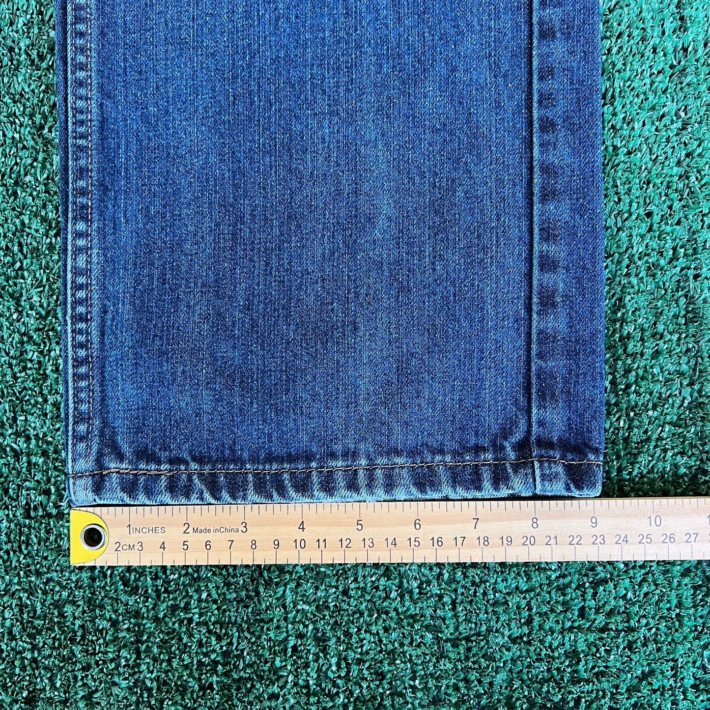 Y2K Levi's 559 Baggy Straight Medium Wash Blue Jeans - 36x32.5" 18" Openings