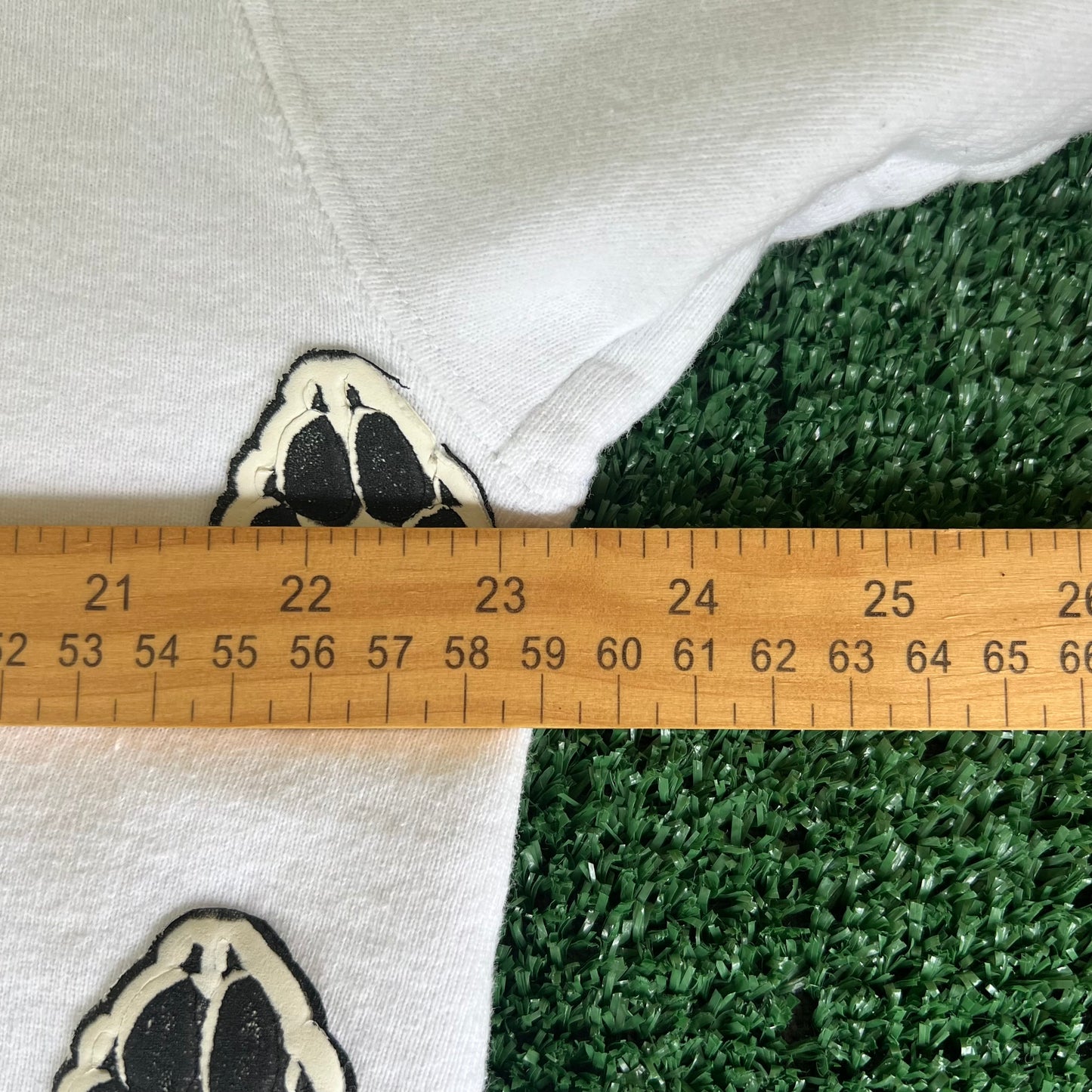 90s Wolves Nature White Crewneck Sweatshirt - Large