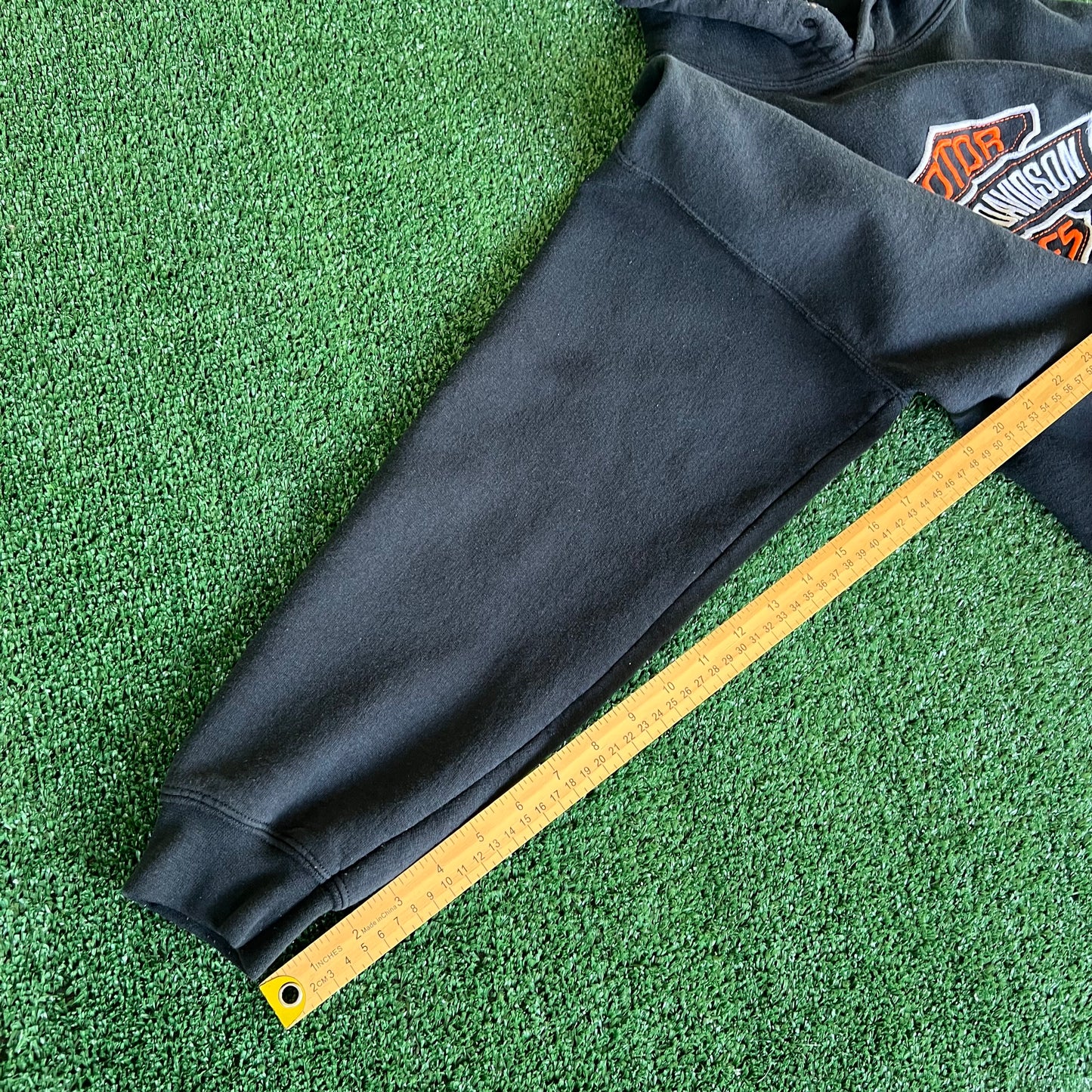 Y2K Men's Harley-Davidson Embroidered Logo Faded Black Hoodie - Medium