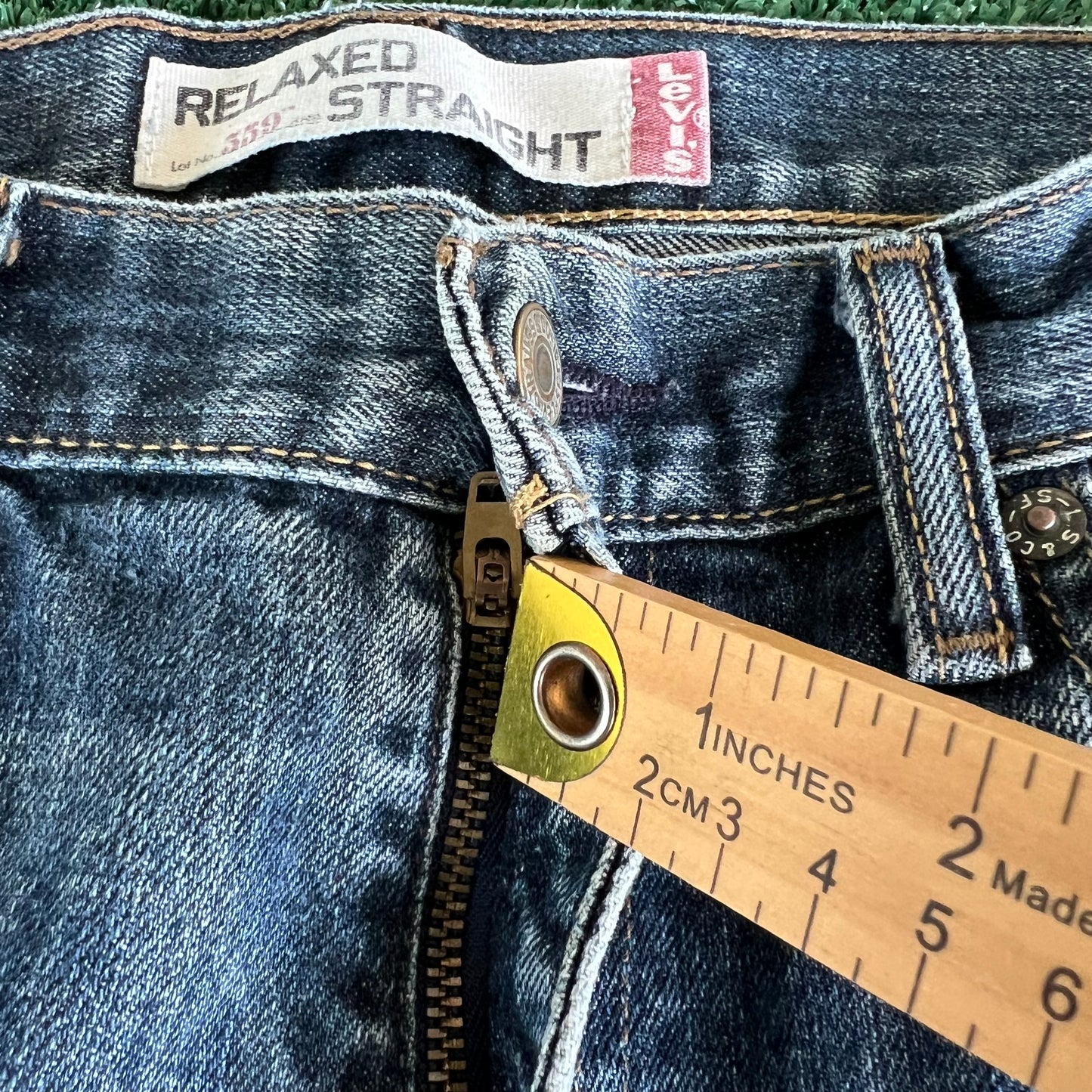 Y2K Levi's 559 Baggy Straight Medium Wash Blue Jeans - 36x32.5" 18" Openings