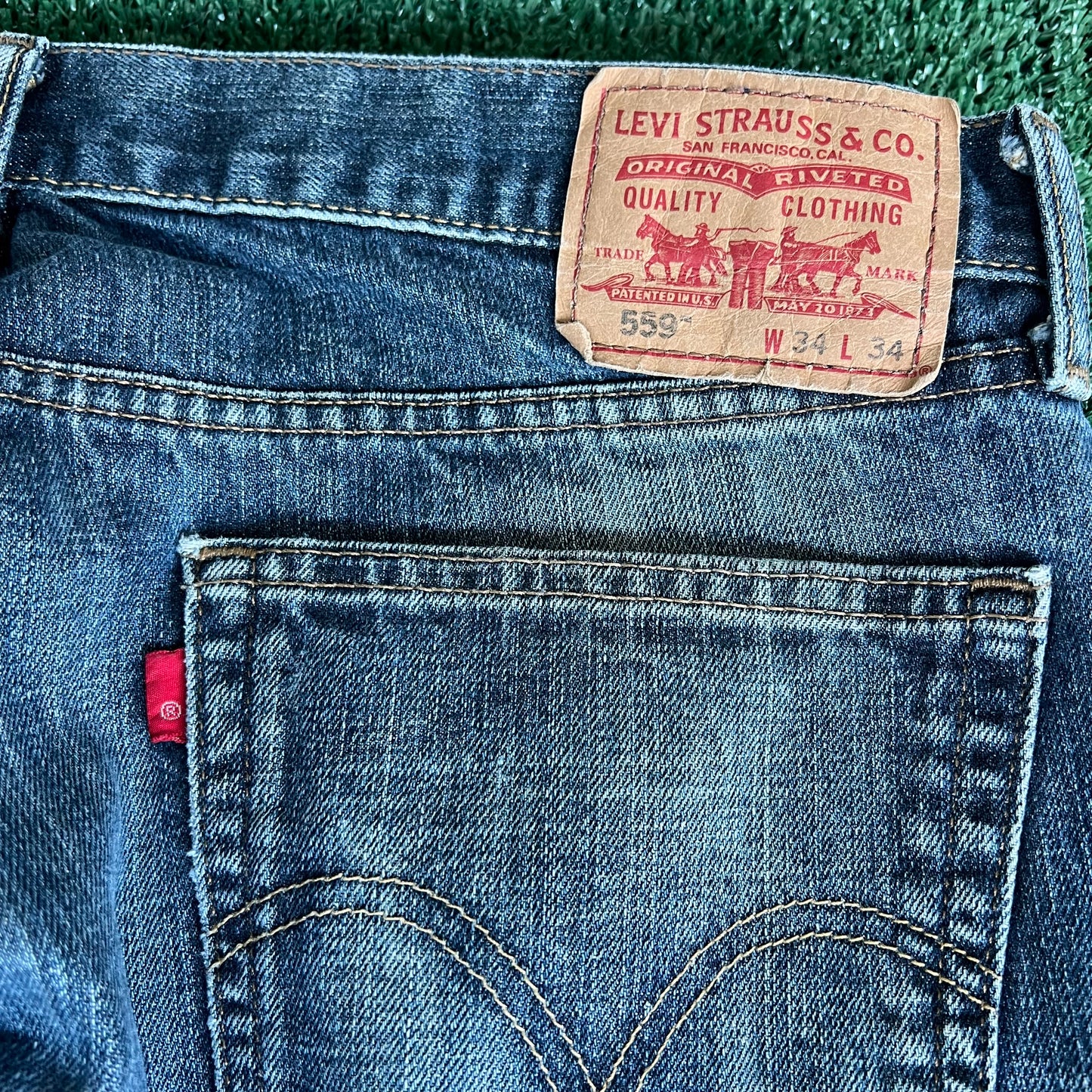 Y2K Levi's 559 Baggy Straight Medium Wash Blue Jeans - 36x32.5" 18" Openings
