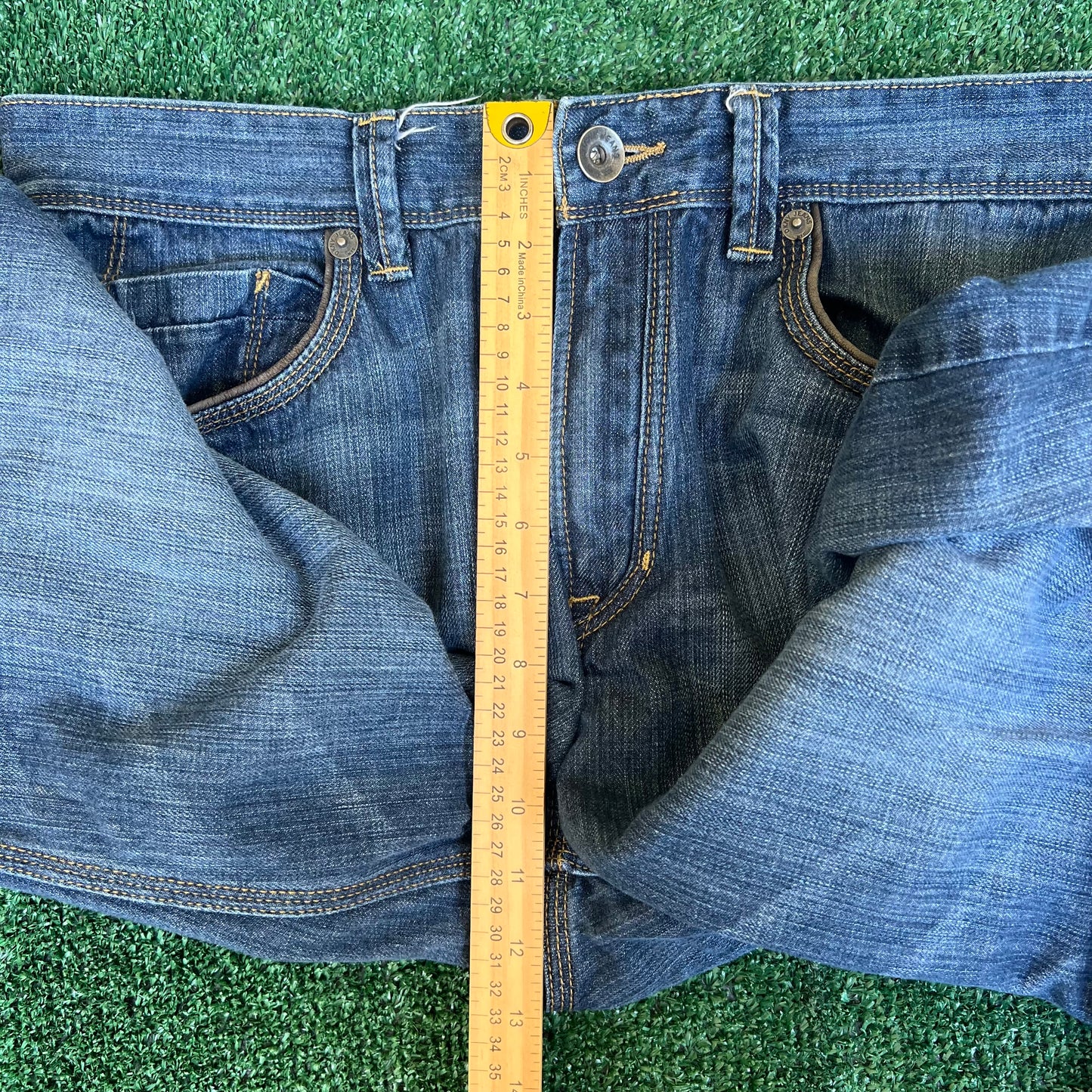 Vintage Y2K Men's DKNY SOHO Relaxed Straight Tribal Embroider Blue Jeans 34x29"