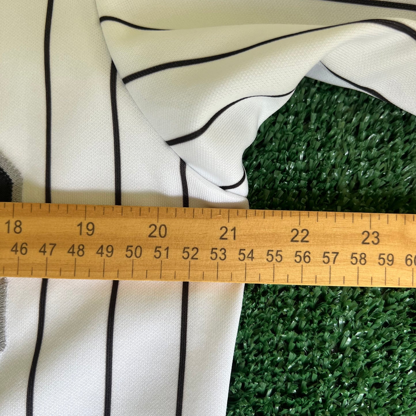 Y2K Majestic MLB Chicago White Sox Joe Crede #24 White Pinstripe Baseball Jersey - Medium