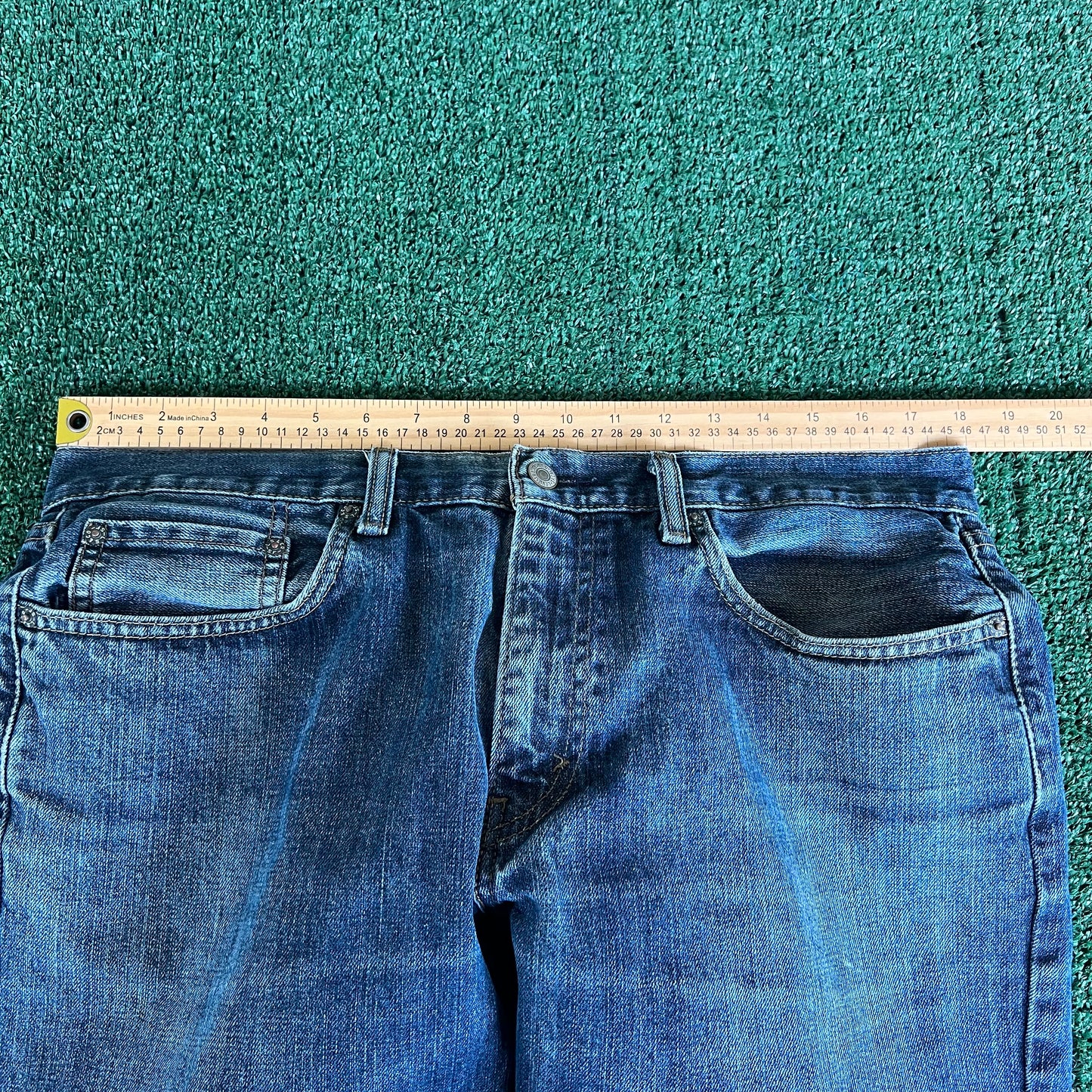 Y2K Levi's 559 Baggy Straight Medium Wash Blue Jeans - 36x32.5" 18" Openings