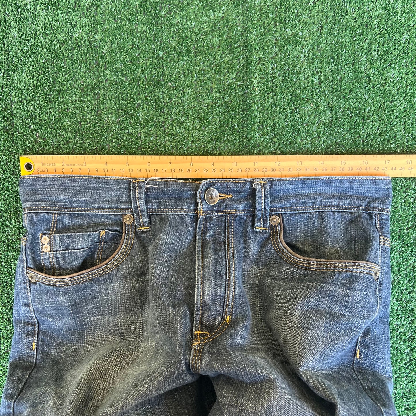 Vintage Y2K Men's DKNY SOHO Relaxed Straight Tribal Embroider Blue Jeans 34x29"