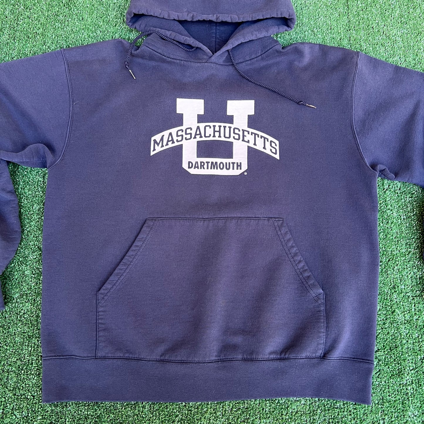 VTG Y2K Men's Champion UMass Dartmouth Massachusetts Navy Blue Boxy Hoodie - Large