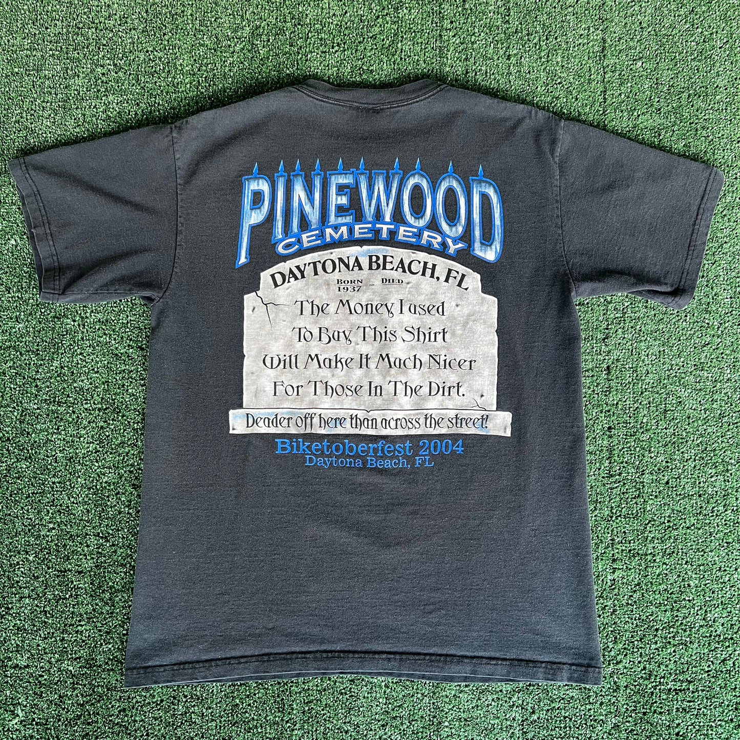 2004 Pinewood Cemetary Biktoberfest Daytona Beach Faded Black T-Shirt - Medium