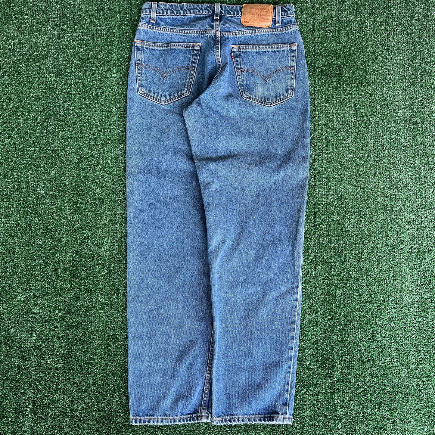 90s Levi's 550  Relaxed Taper Blue Jeans - 32x30.5"