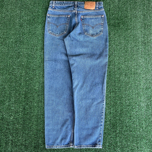 90s Levi's 550  Relaxed Taper Blue Jeans - 32x30.5"