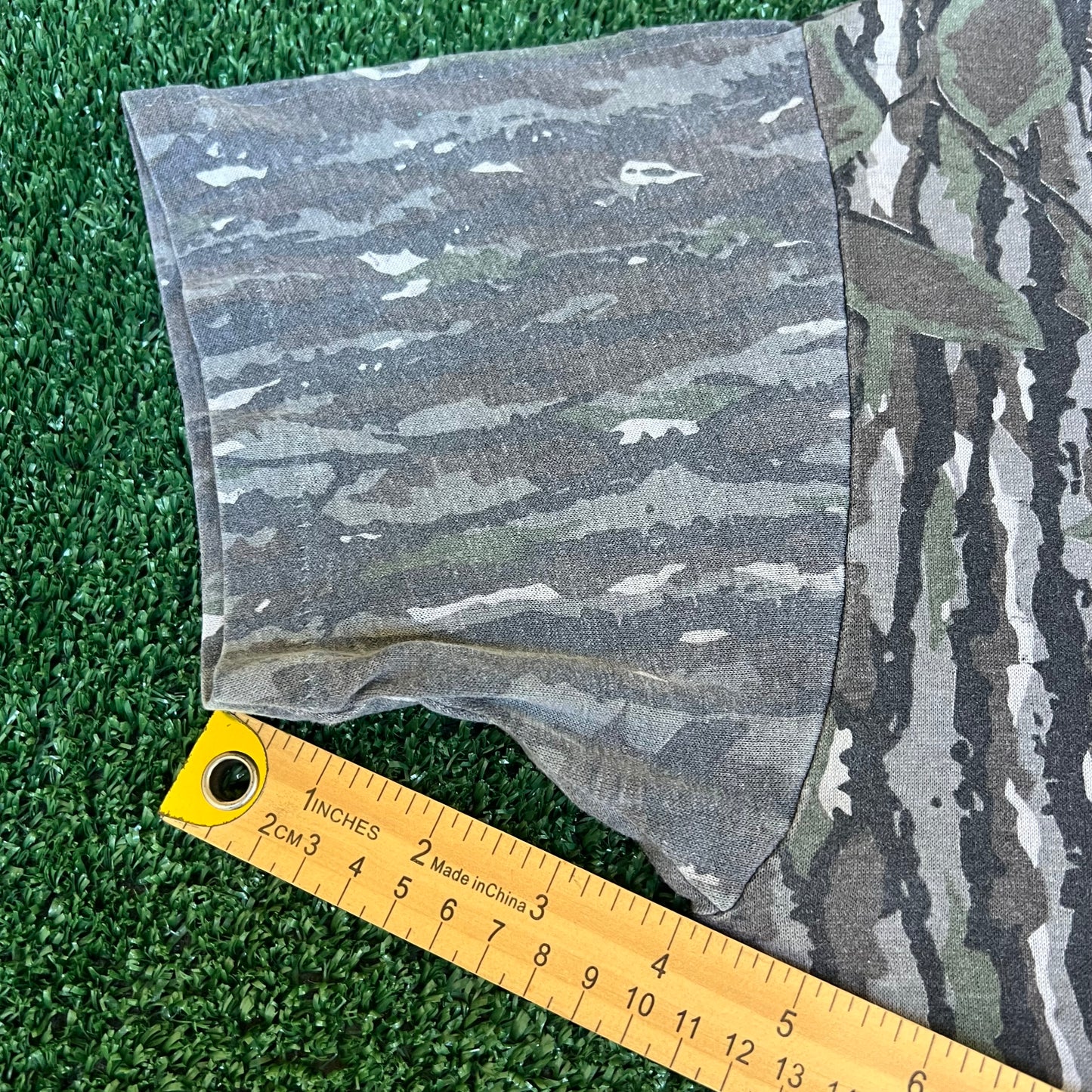 Vintage 80s Men's America's Finest Realtree Camouflage Pocket T-Shirt - Large 19x27"