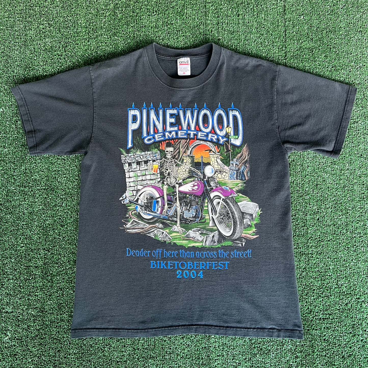 2004 Pinewood Cemetary Biktoberfest Daytona Beach Faded Black T-Shirt - Medium
