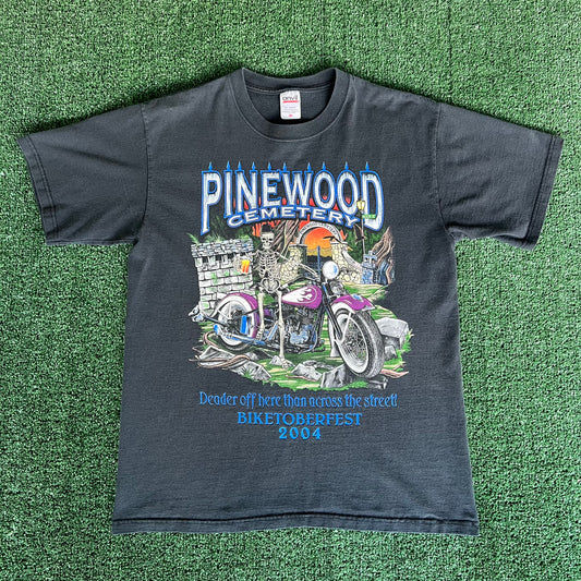 2004 Pinewood Cemetary Biktoberfest Daytona Beach Faded Black T-Shirt - Medium