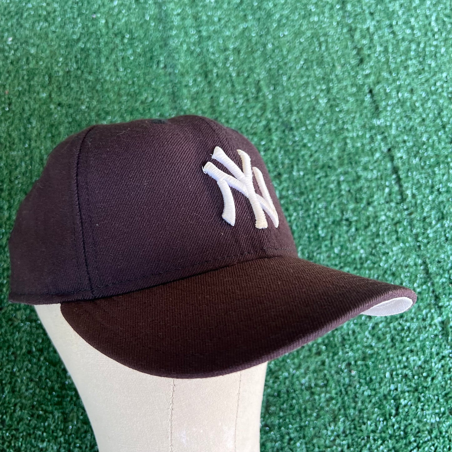 90s New Era MLB New York Yankees Faded Navy 98 World Series Fitted Hat 7 1/2