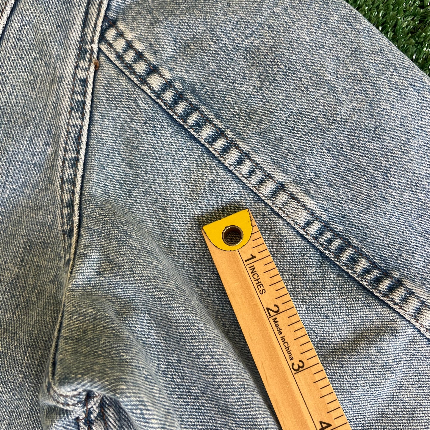 90s Lee Riveted Light Wash Blue Jean Jacket - Medium