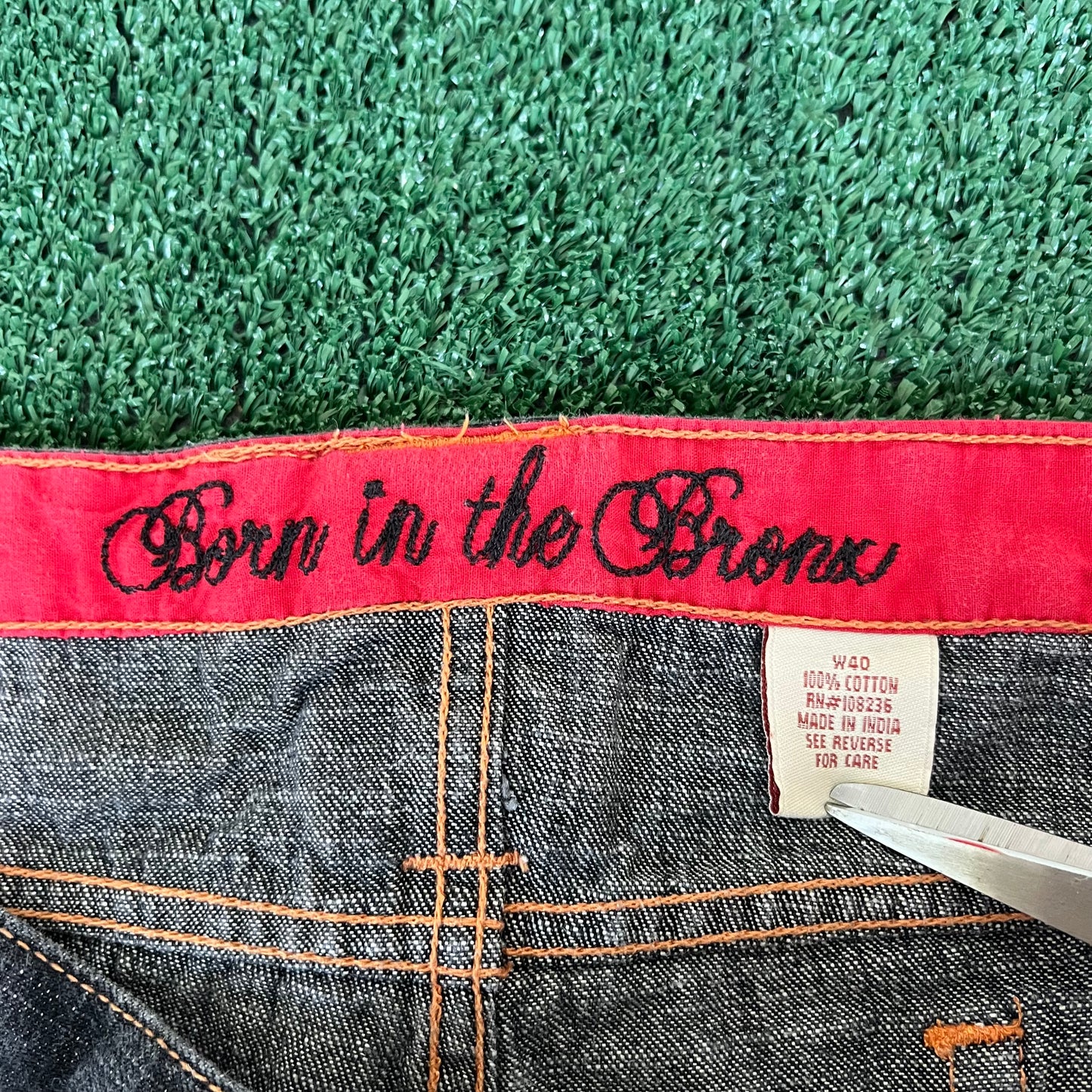 Y2K Men's Born in the Bronx Baggy Wide-Leg Black Jeans - 40x33" 20" Openings