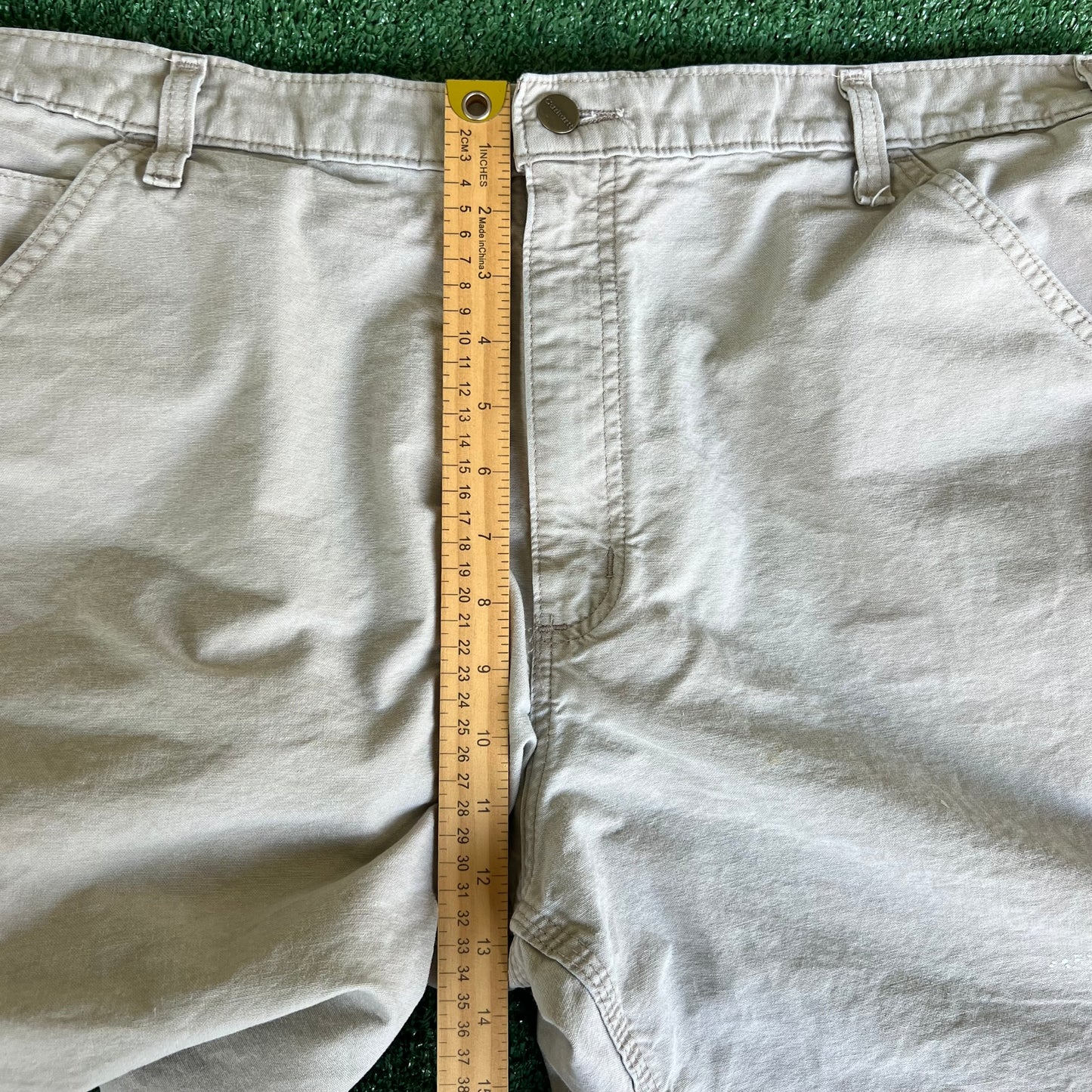 Y2K Carhartt B144 TAN Light Khaki Carpenter Shorts - 38x8"