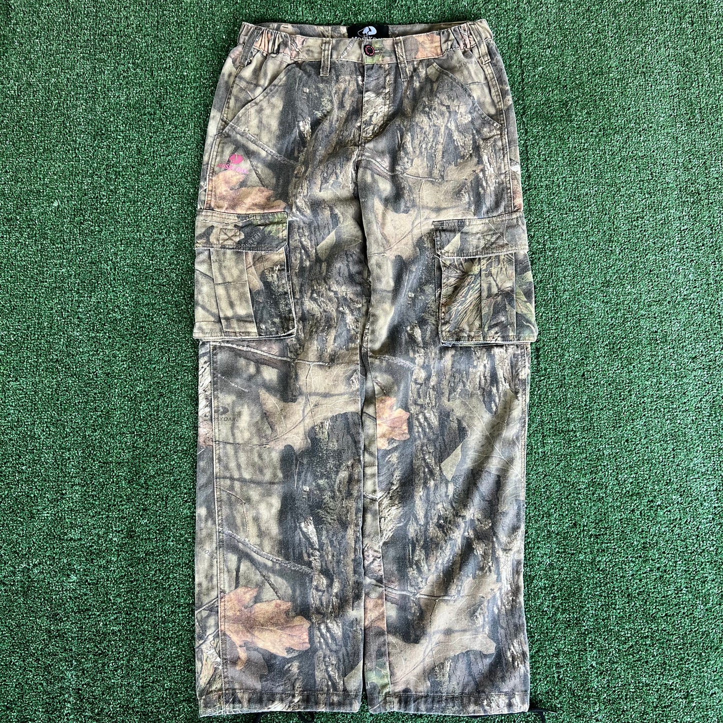 Women's Y2K Mossy Oak Camouflage Cargo Pants - 31x30.25" Small