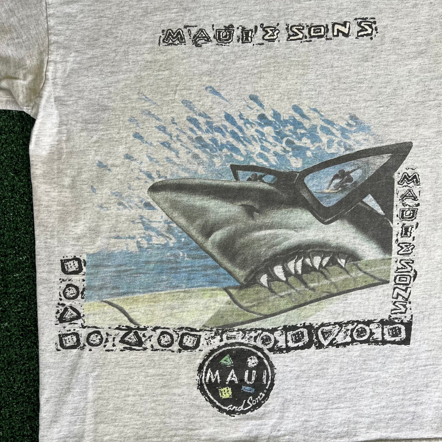 90s Maui & Sons Surf Shark Gray T-Shirt - XL
