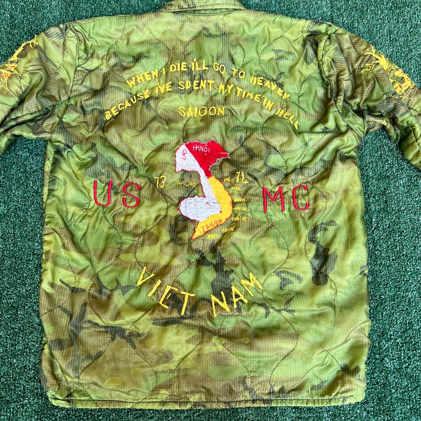 Vintage 70s USMC Saigon Vietnam War Souvenir Full Zip Camouflage Jacket - Medium