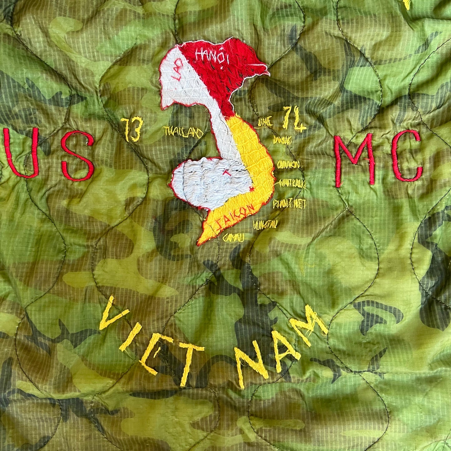 Vintage 70s USMC Saigon Vietnam War Souvenir Full Zip Camouflage Jacket - Medium