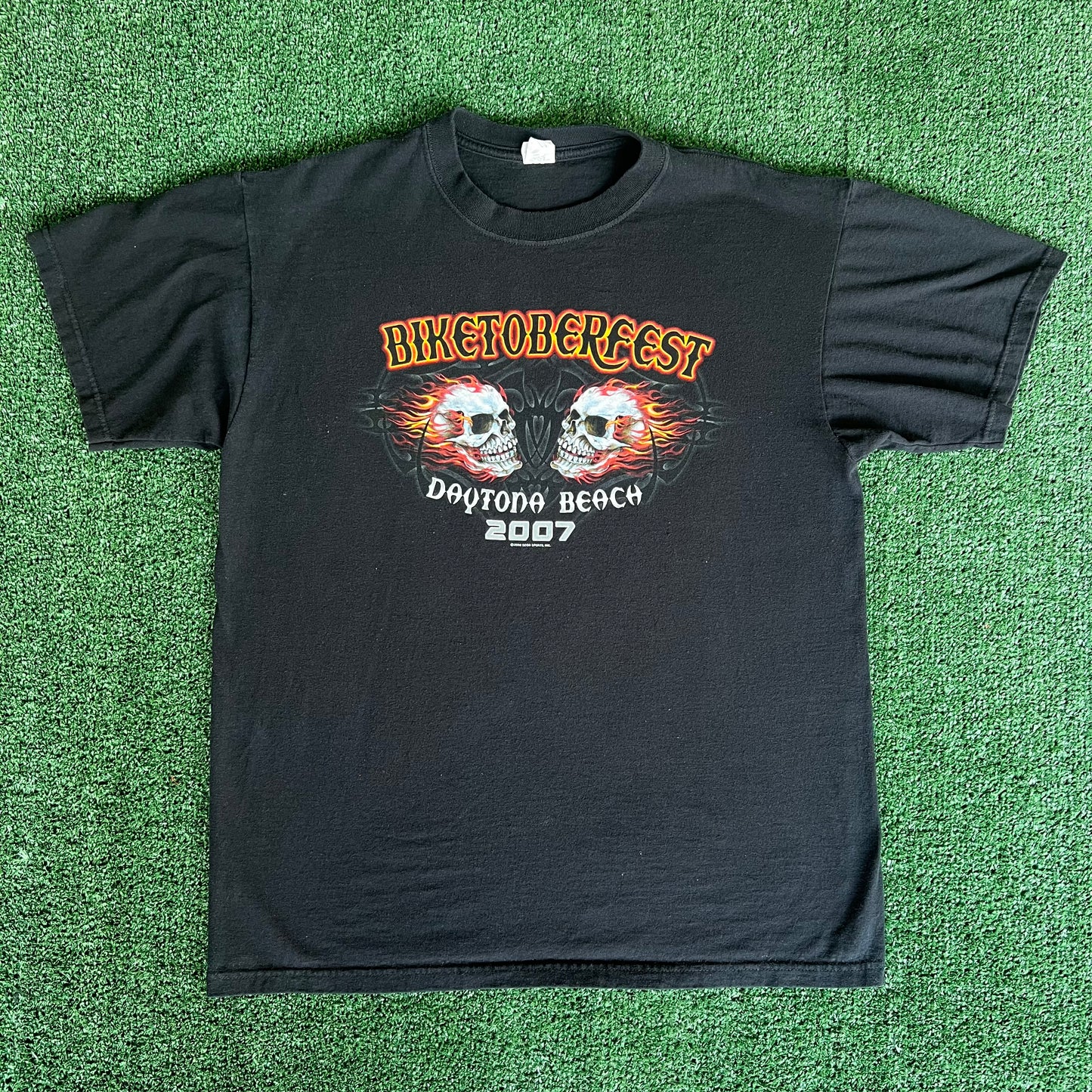2007 Biketoberfest Tribal Flaming Skull Faded Black T-Shirt - Large