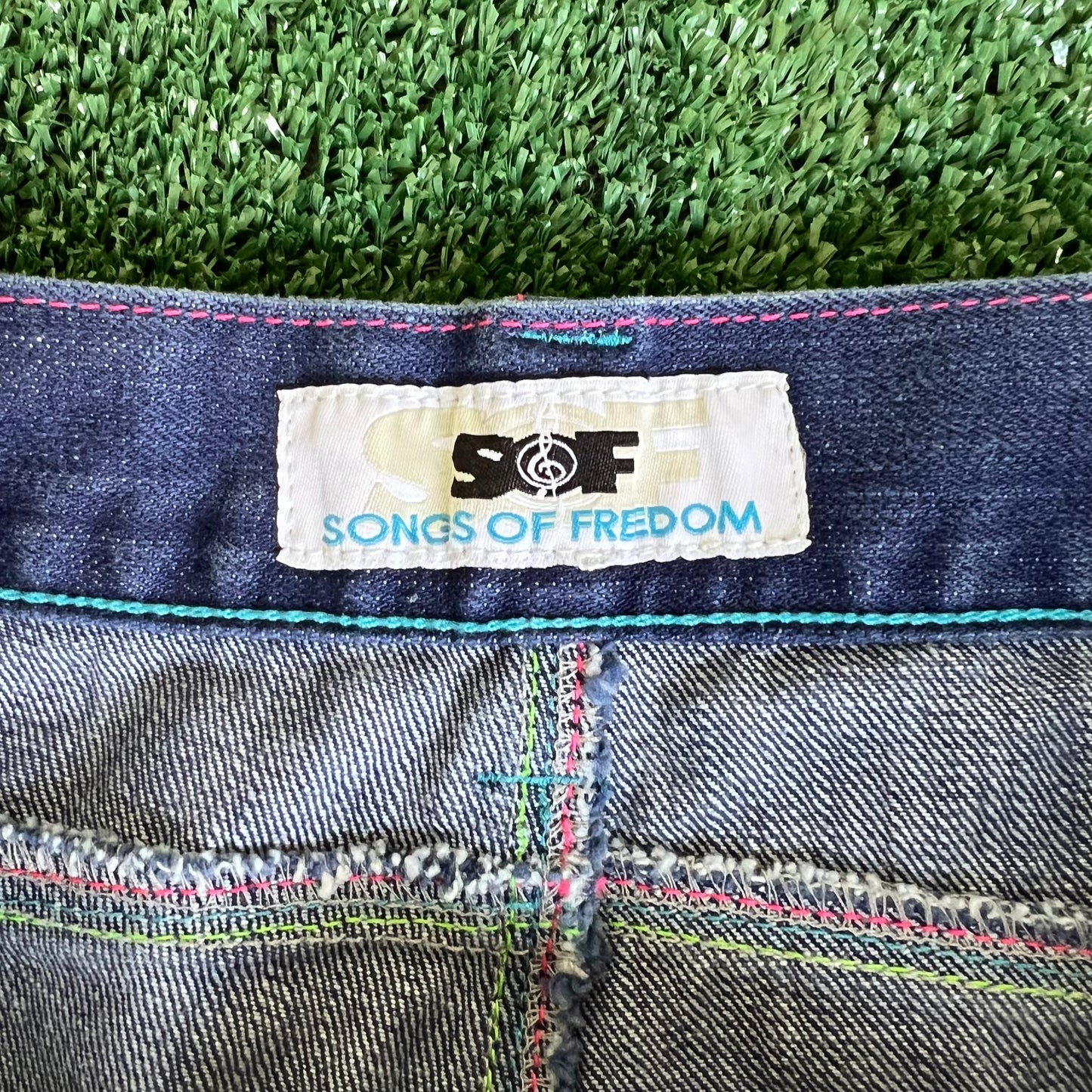 Y2K Songs Of Freedom Dark Blue Baggy Embroidered Jeans - 37x32" 20" Opening
