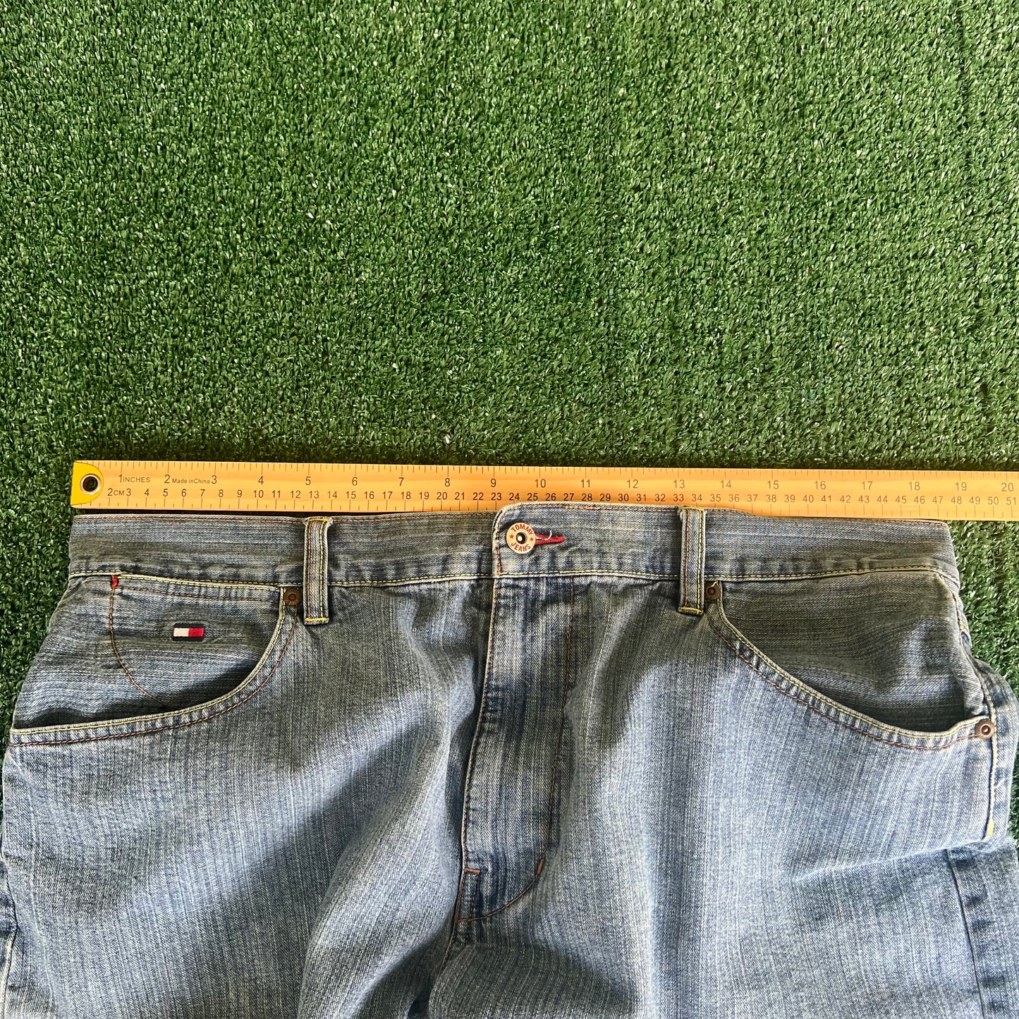 Y2K Tommy Hilfiger Baggy Skate Blue Jean Shorts - 37x13"