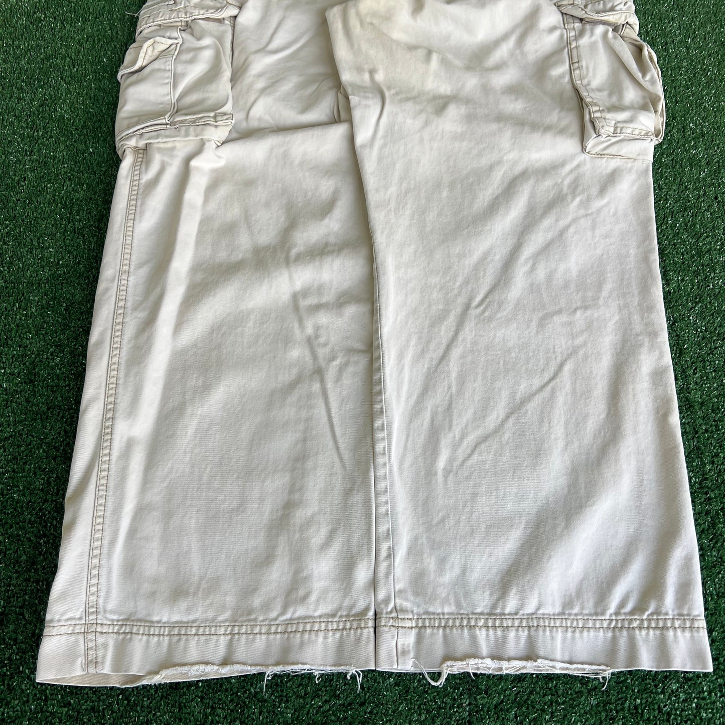 Y2K Unionbay Baggy Wide-Leg Distressed Light Khaki Cargo Pants - 39x28" 20.5" Openings