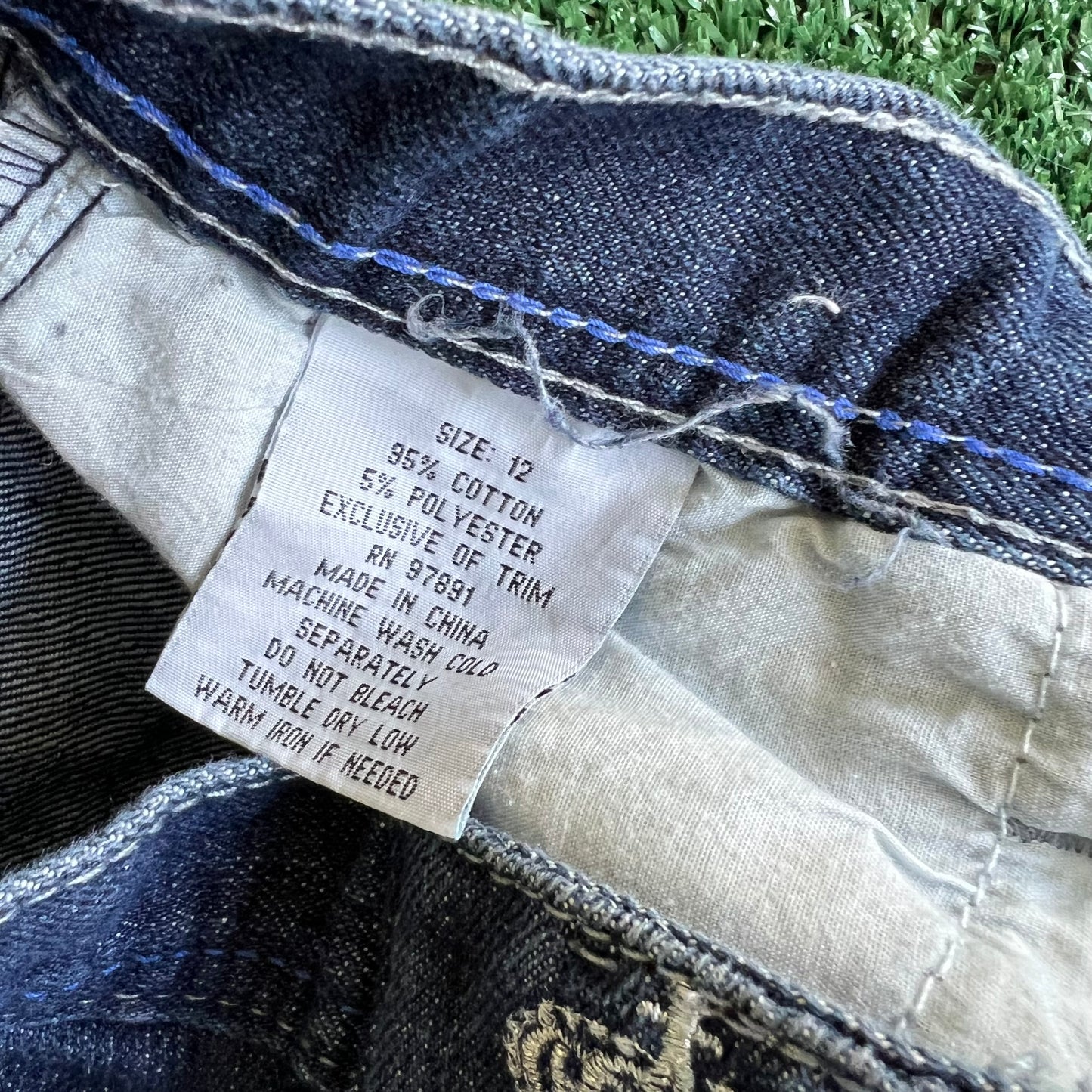 Y2K Distressed Old Skool Embroidered Indigo Blue Jean Shorts - 25x11"