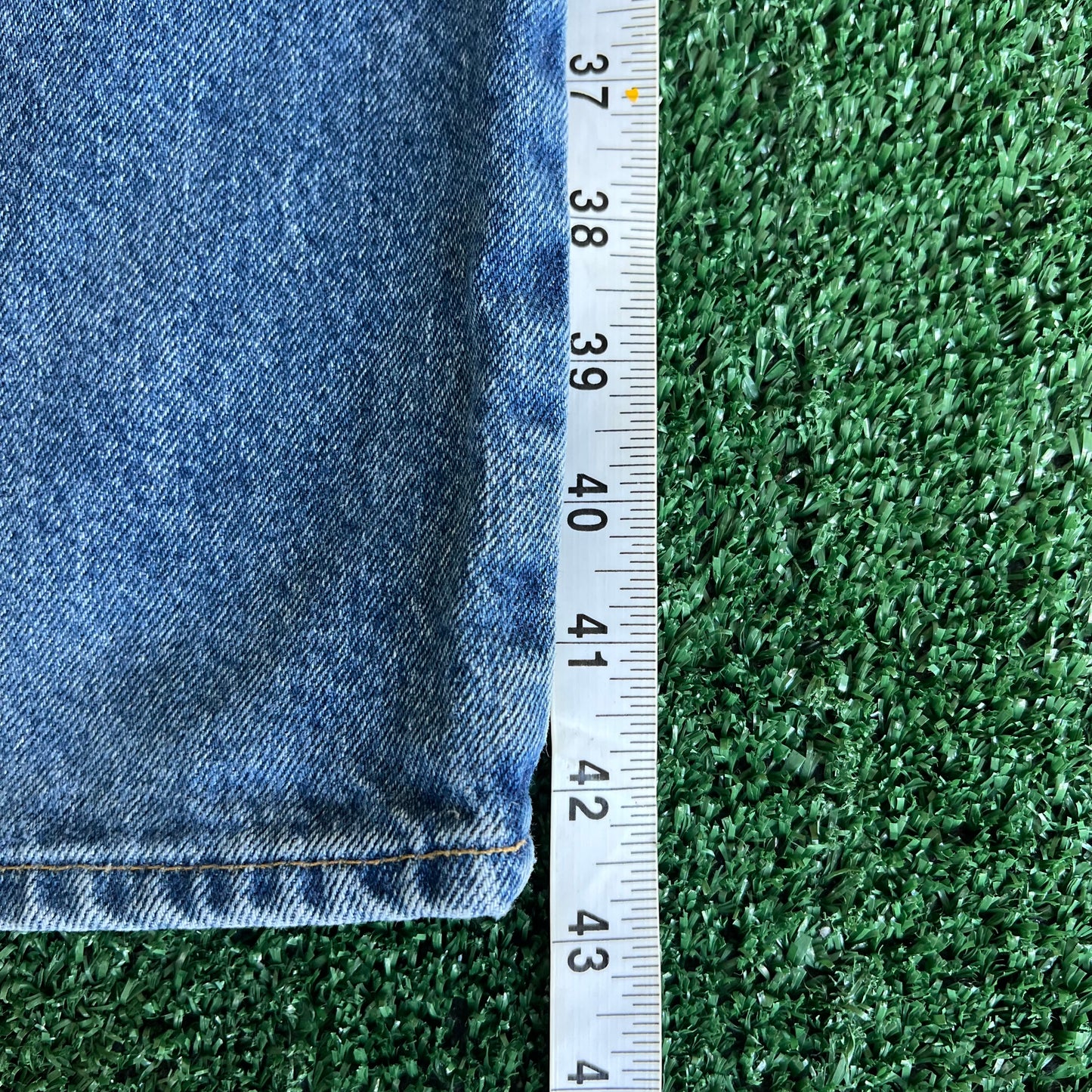 Y2K Tommy Hilfiger Baggy Straight Medium Wash Blue Jeans - 39x30.5" 19" Openings