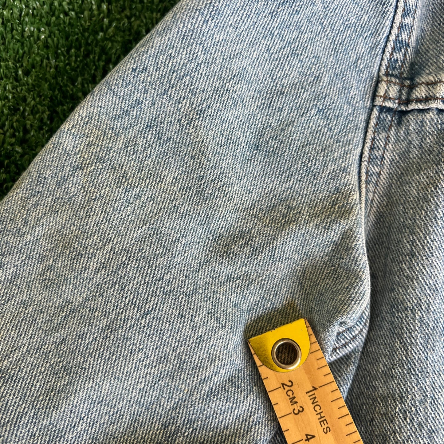 90s Lee Riveted Light Wash Blue Jean Jacket - Medium