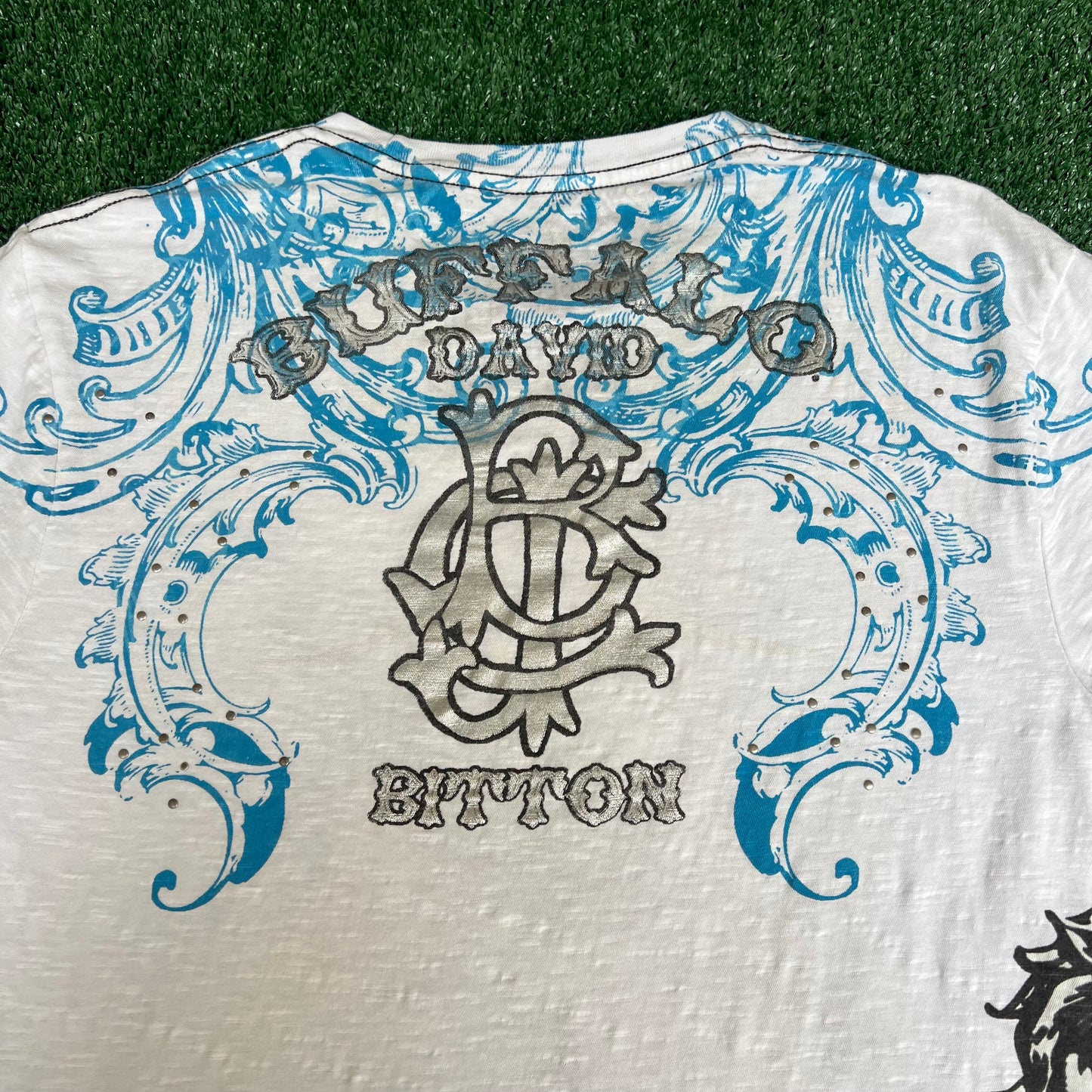 Vintage Y2K Mens David Bitton AOP Tribal Crown White T-Shirt Small Jesse Pinkman