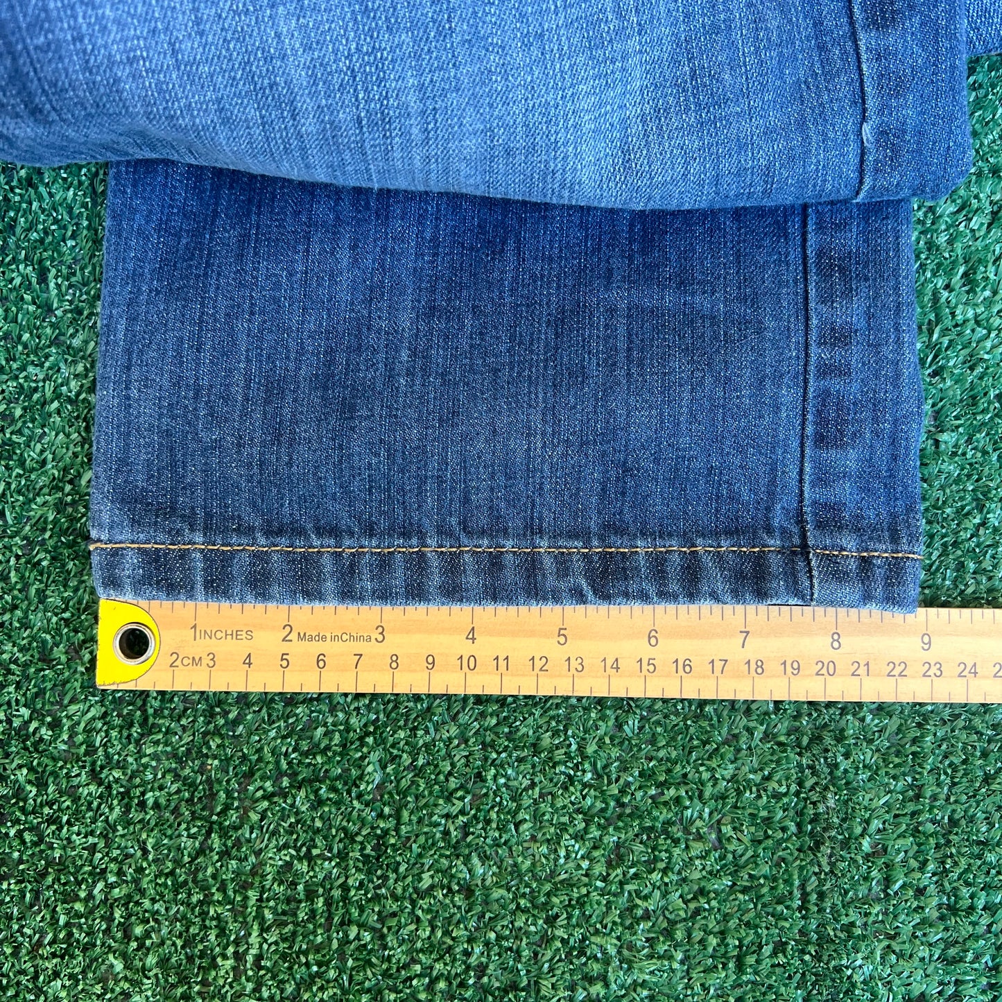 Vintage Y2K Men's DKNY SOHO Relaxed Straight Tribal Embroider Blue Jeans 34x29"