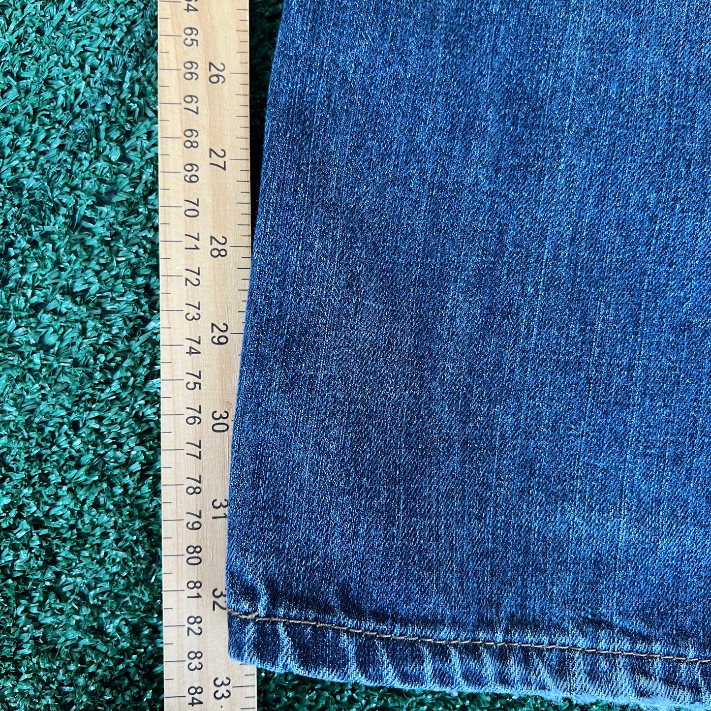 Y2K Levi's 559 Baggy Straight Medium Wash Blue Jeans - 36x32.5" 18" Openings