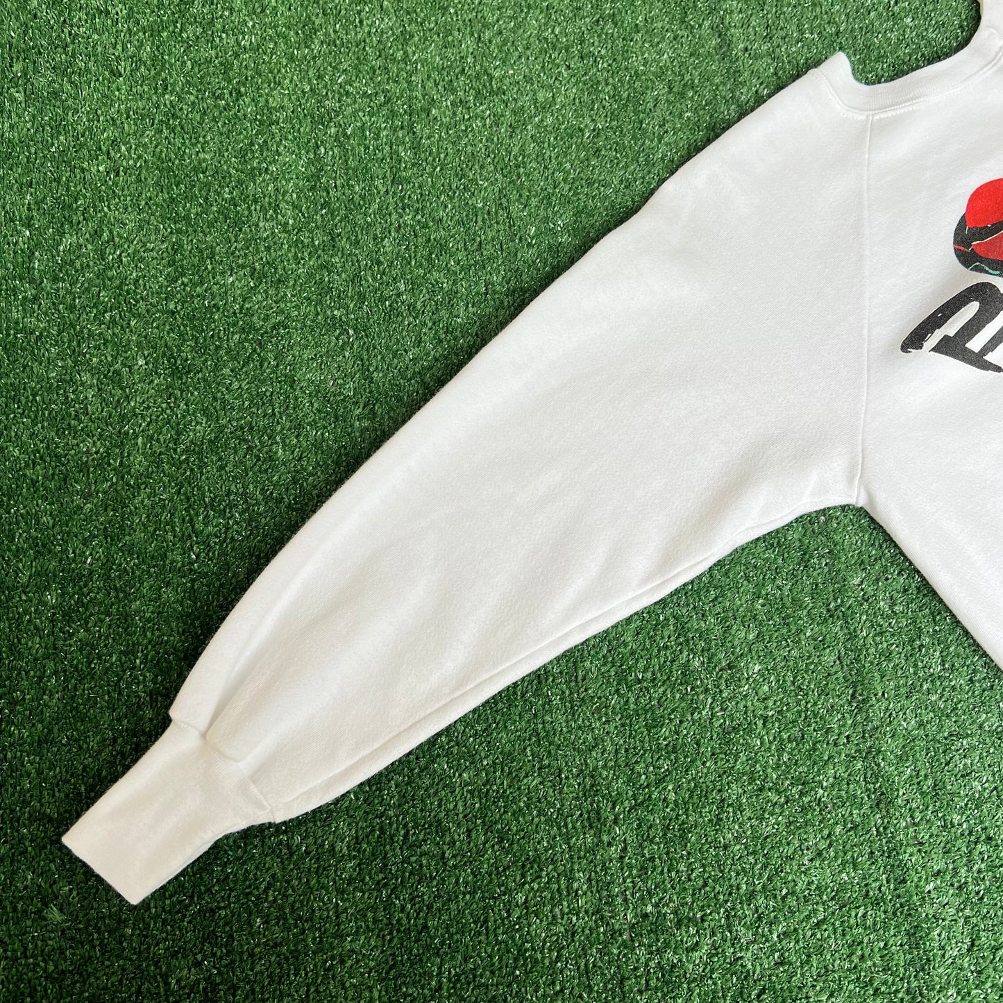 Vintage 1984 Men's Elton John Tour White Raglan Cut Crewneck Sweatshirt Small 20x24"