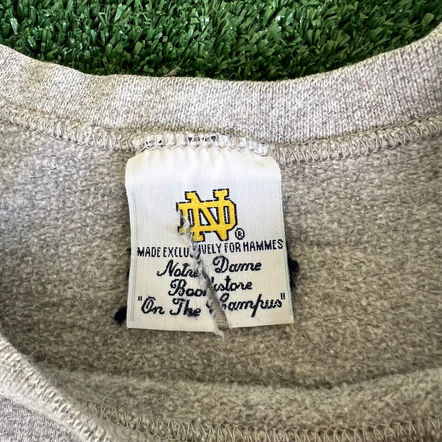 90s Men's Notre Dame Fighting Irish Gray Sweatshirt - Medium 22x25" USA