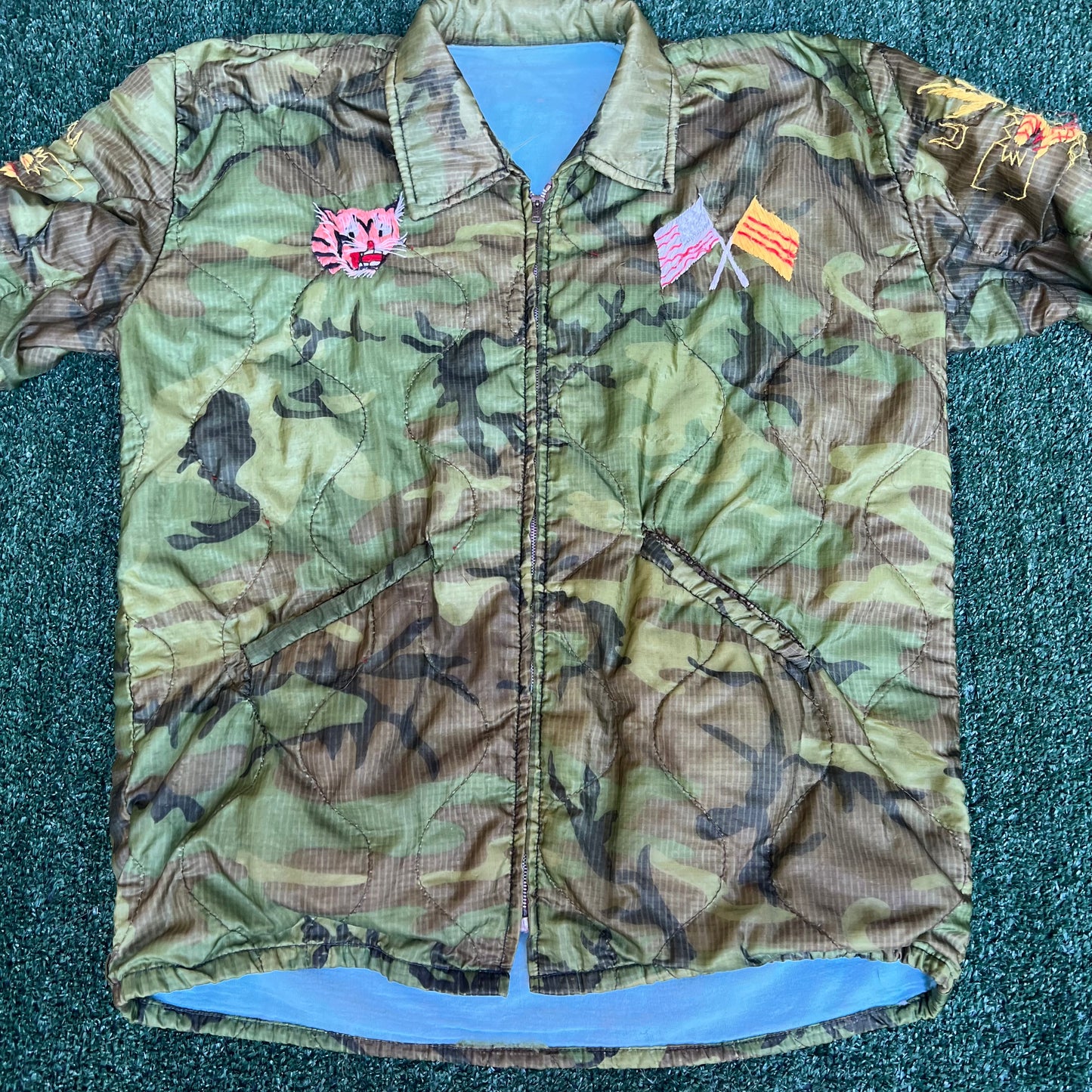 Vintage 70s USMC Saigon Vietnam War Souvenir Full Zip Camouflage Jacket - Medium