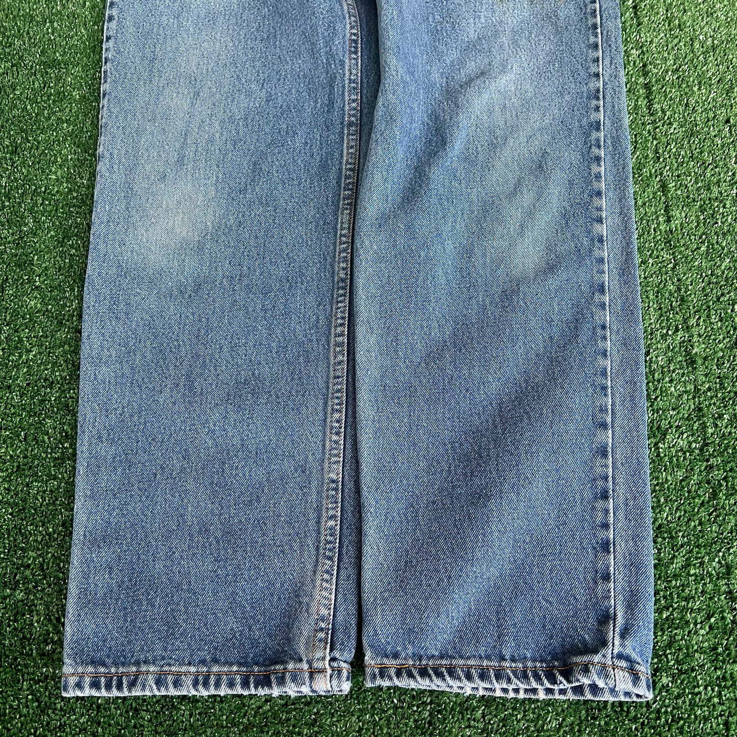 90s Levi's 550  Relaxed Taper Blue Jeans - 32x30.5"