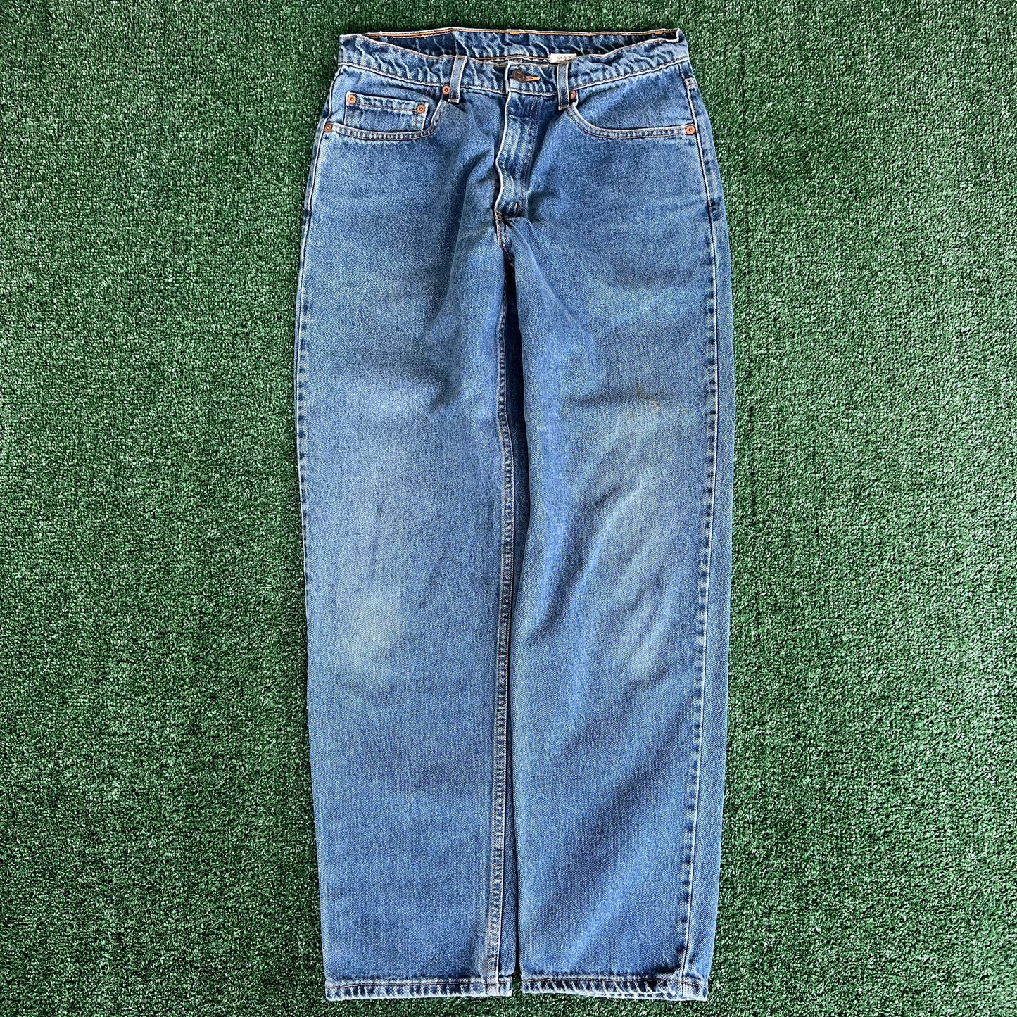 90s Levi's 550  Relaxed Taper Blue Jeans - 32x30.5"