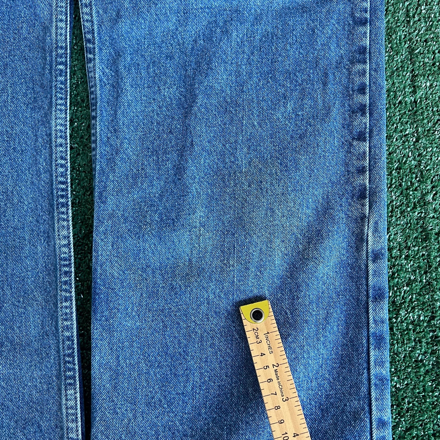 Y2K Tommy Hilfiger Baggy Straight Medium Wash Blue Jeans - 39x30.5" 19" Openings