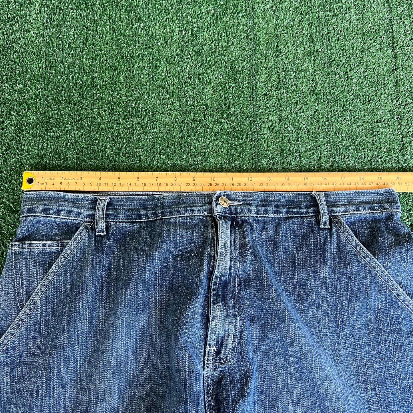 Y2K Bugle Boy Cargo Baggy Medium Wash Blue Jean Shorts - 39x12.5"