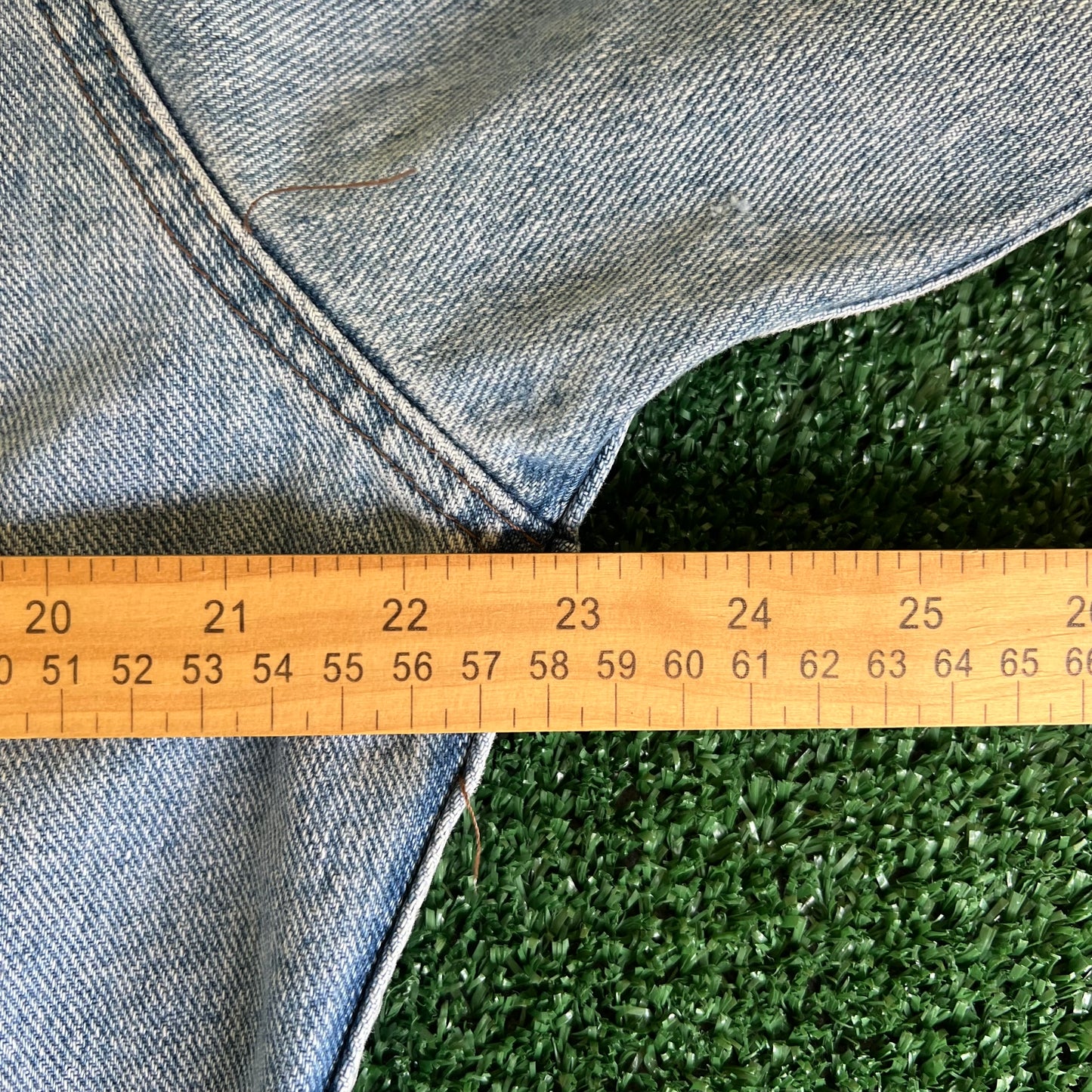 90s Lee Riveted Light Wash Blue Jean Jacket - Medium