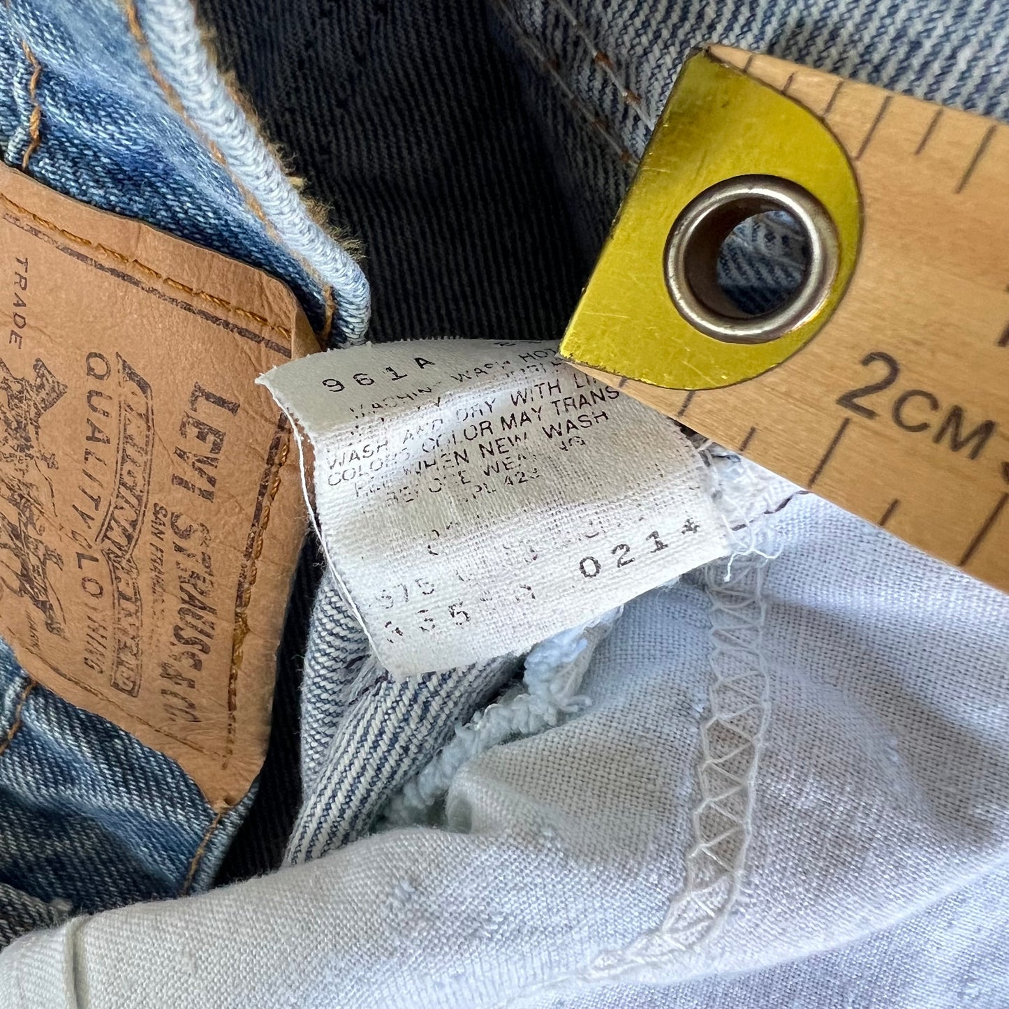 80s Levi's 550 Orange Tab Light Wash Blue Jean Shorts - 36x7.25"