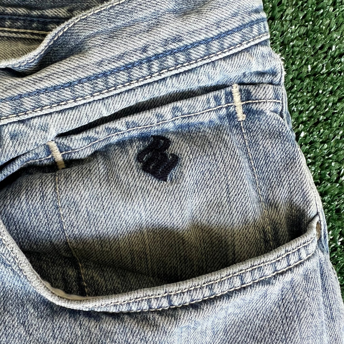 Y2K Rocawear Baggy Distressed Light Wash Blue Jean Shorts - 34x14.5"