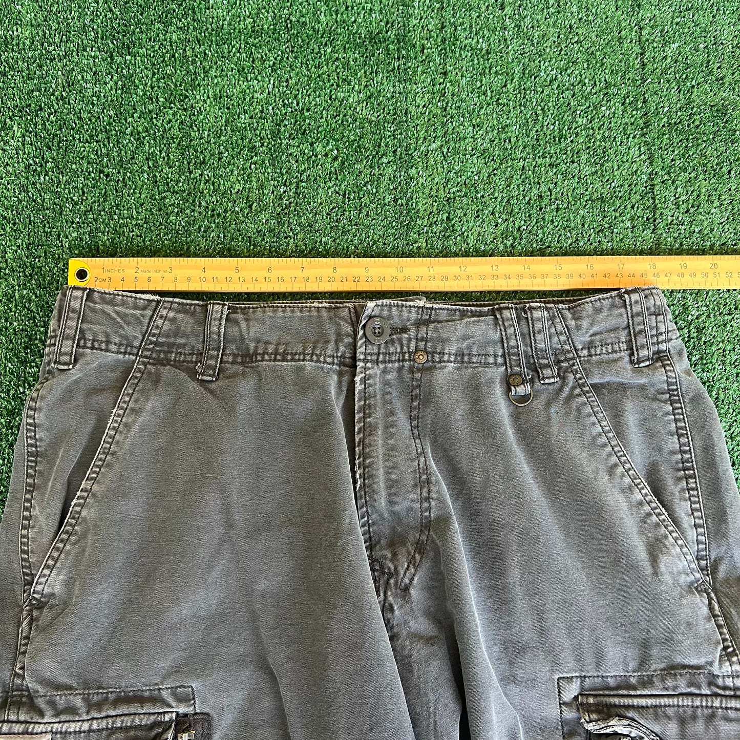 Y2K Ecko Unltd. Skate Baggy Gray Canvas Cargo Shorts - 36x14.5"