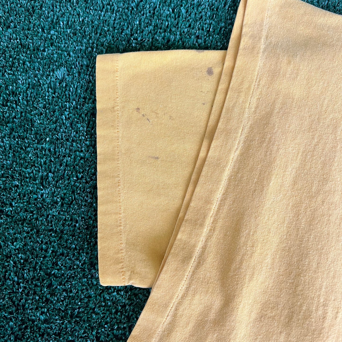 90s DeWalt Tools Yellow Distressed Single Stitch T-Shirt - Large
