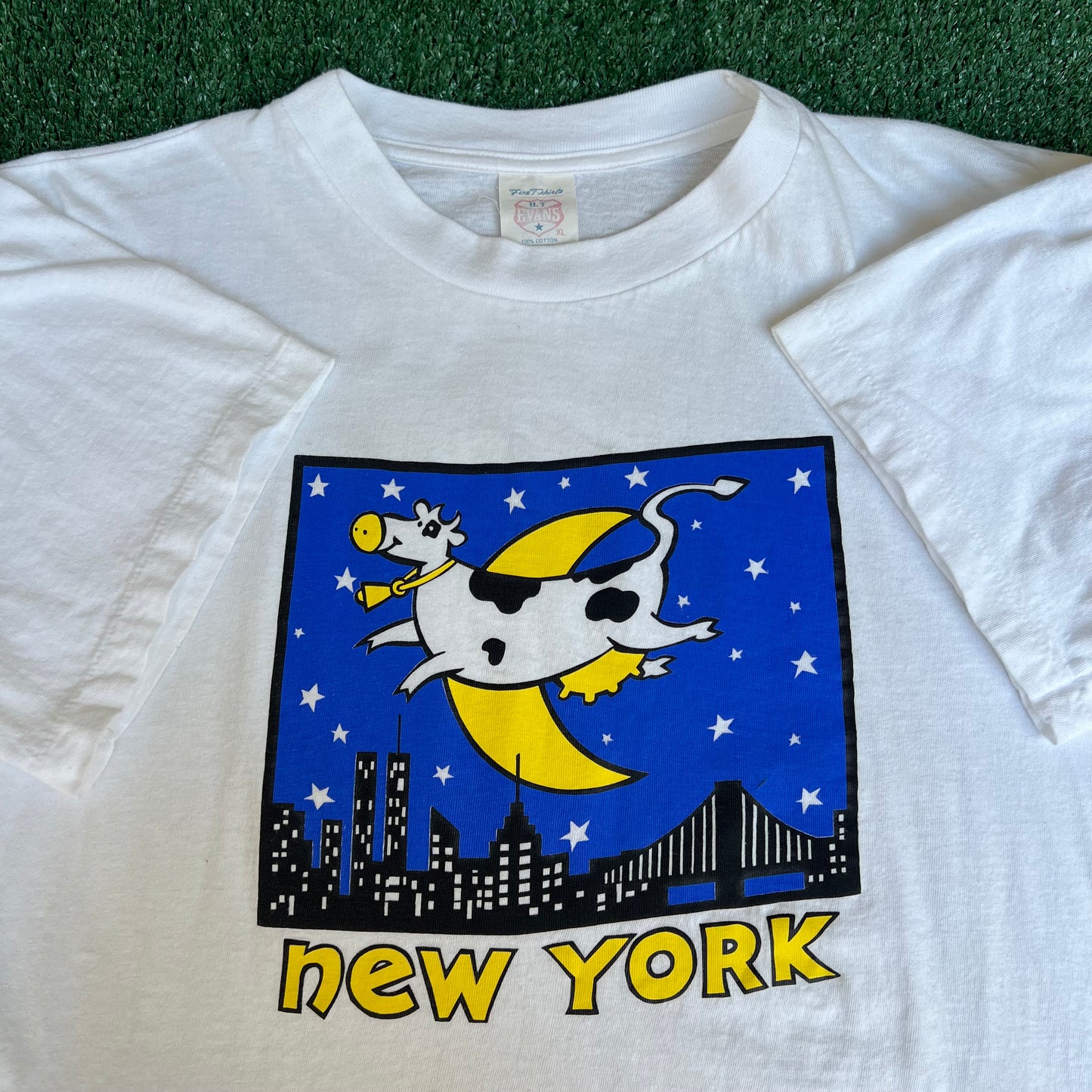 Vintage 90s Men's Cow Jumps Over The Moon New York City Tourist White T-Shirt - XL